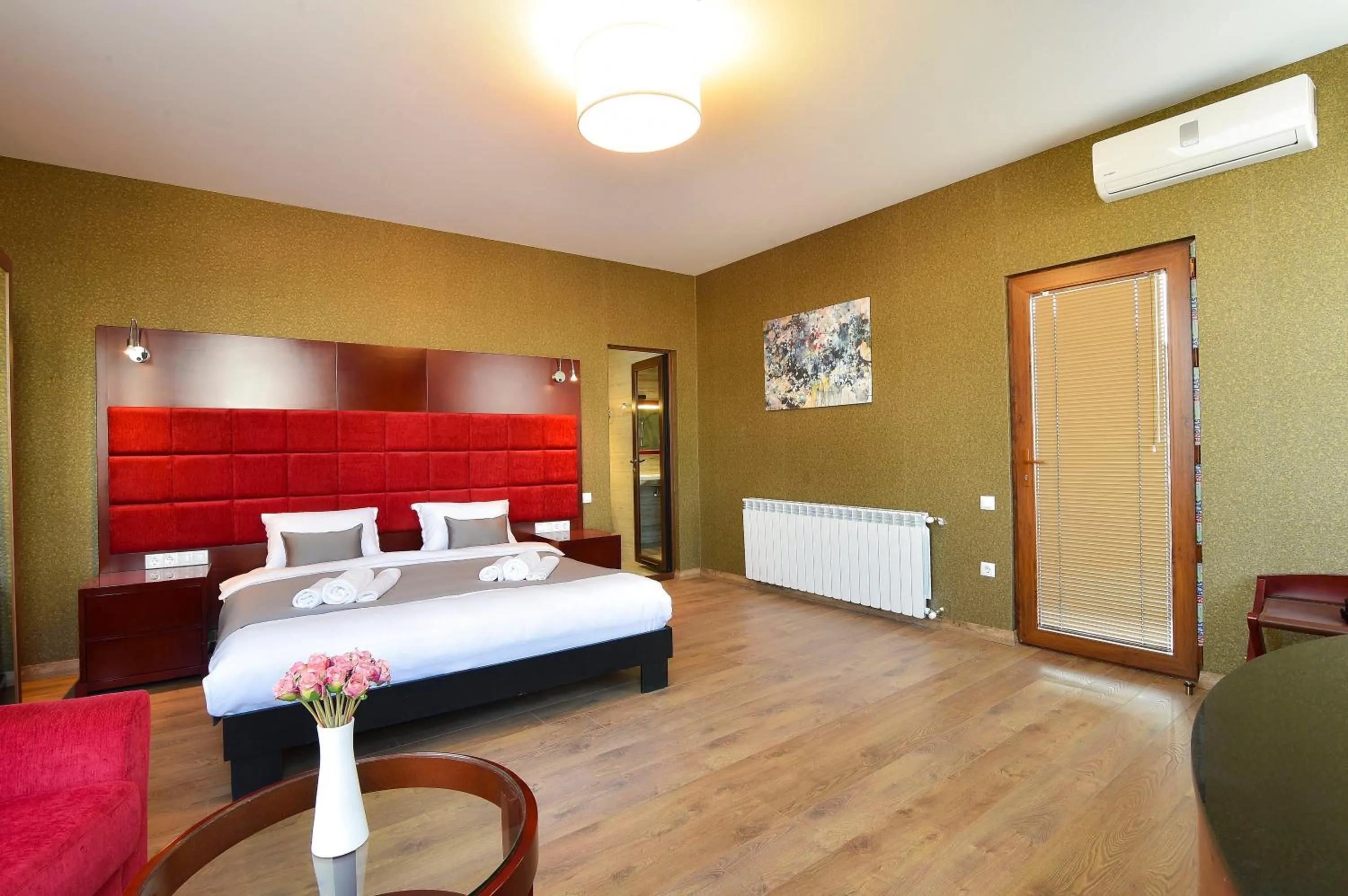 Bed in Kraveli Hotel