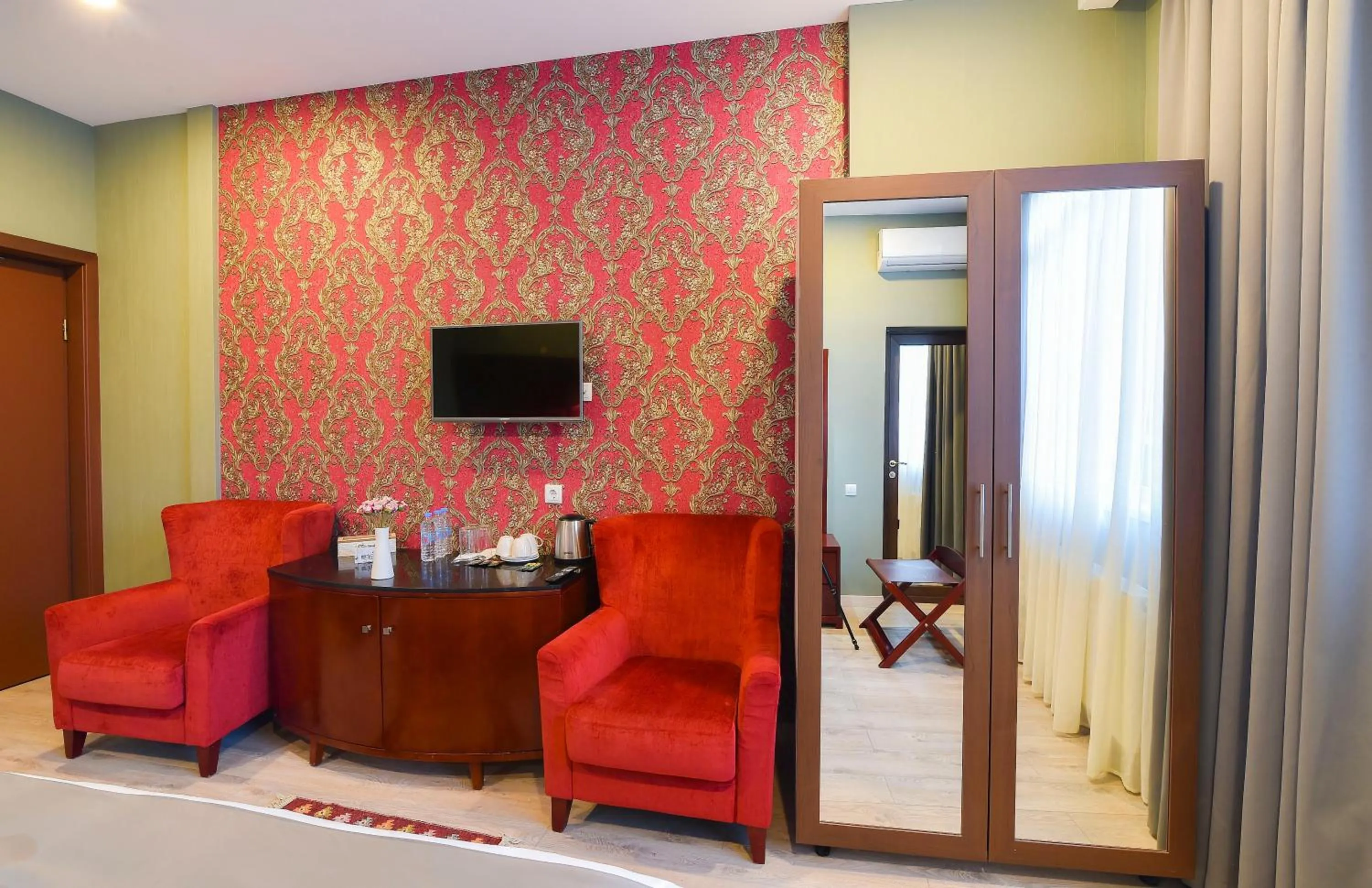 TV and multimedia in Kraveli Hotel