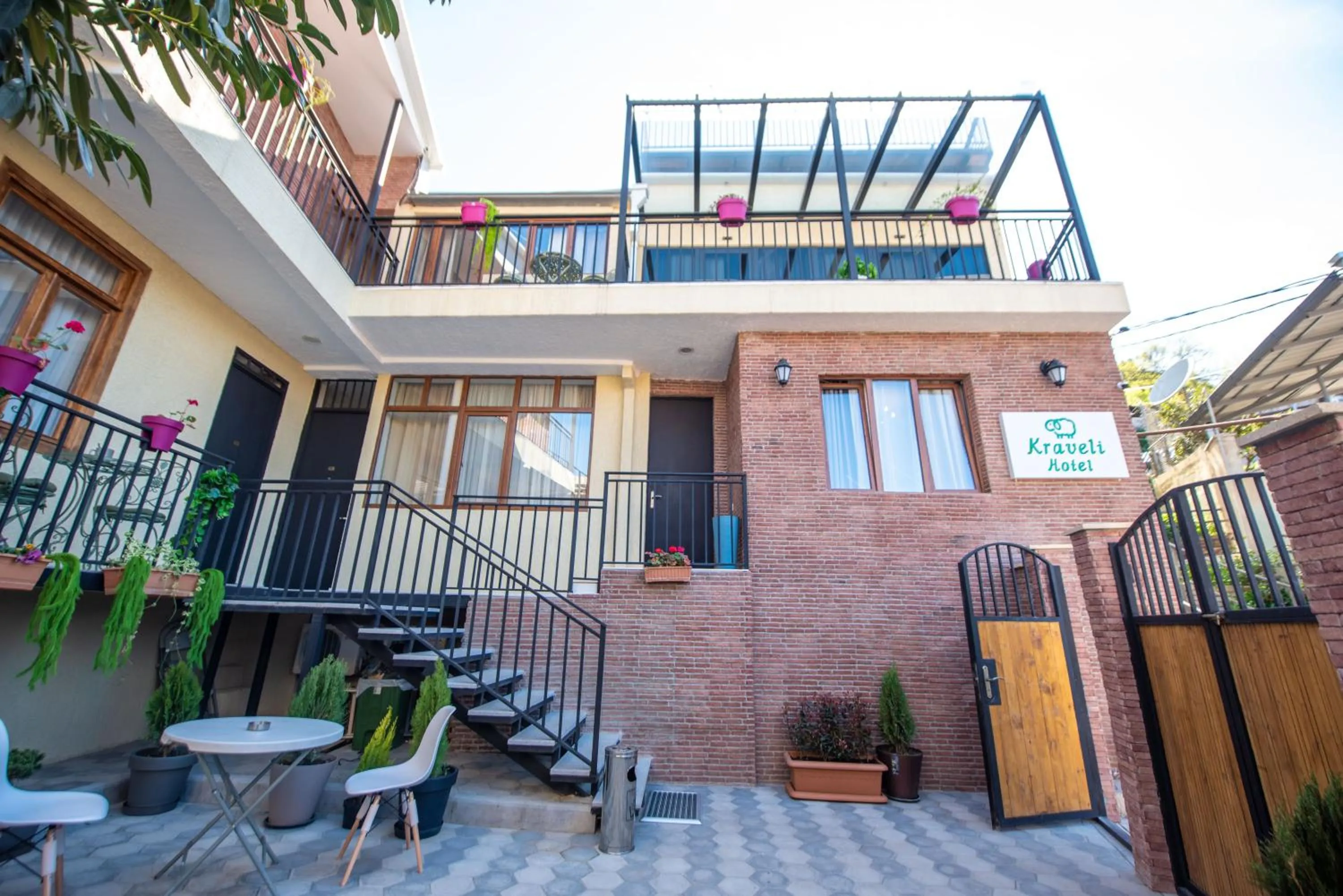 Property building in Kraveli Hotel