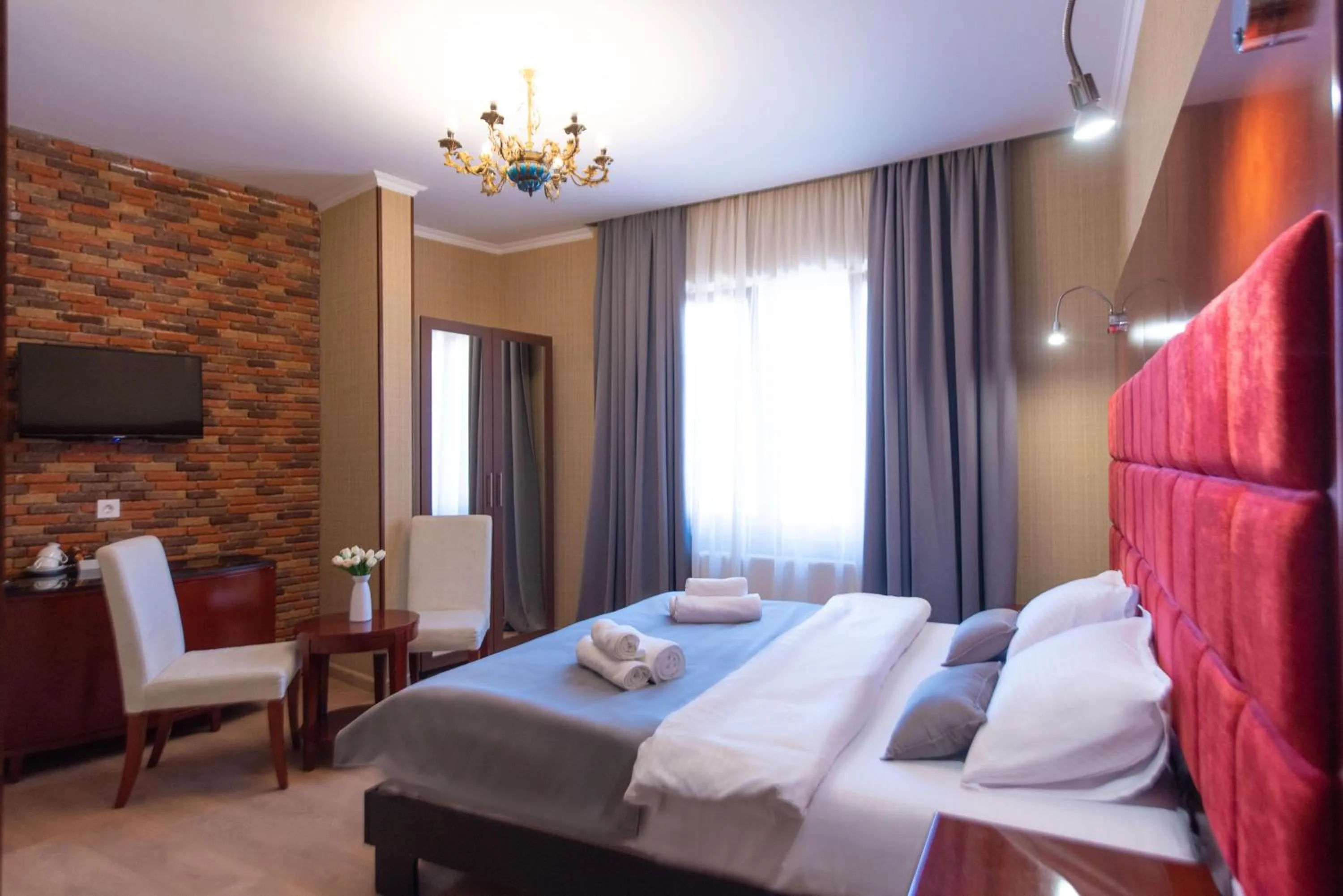 Bed in Kraveli Hotel