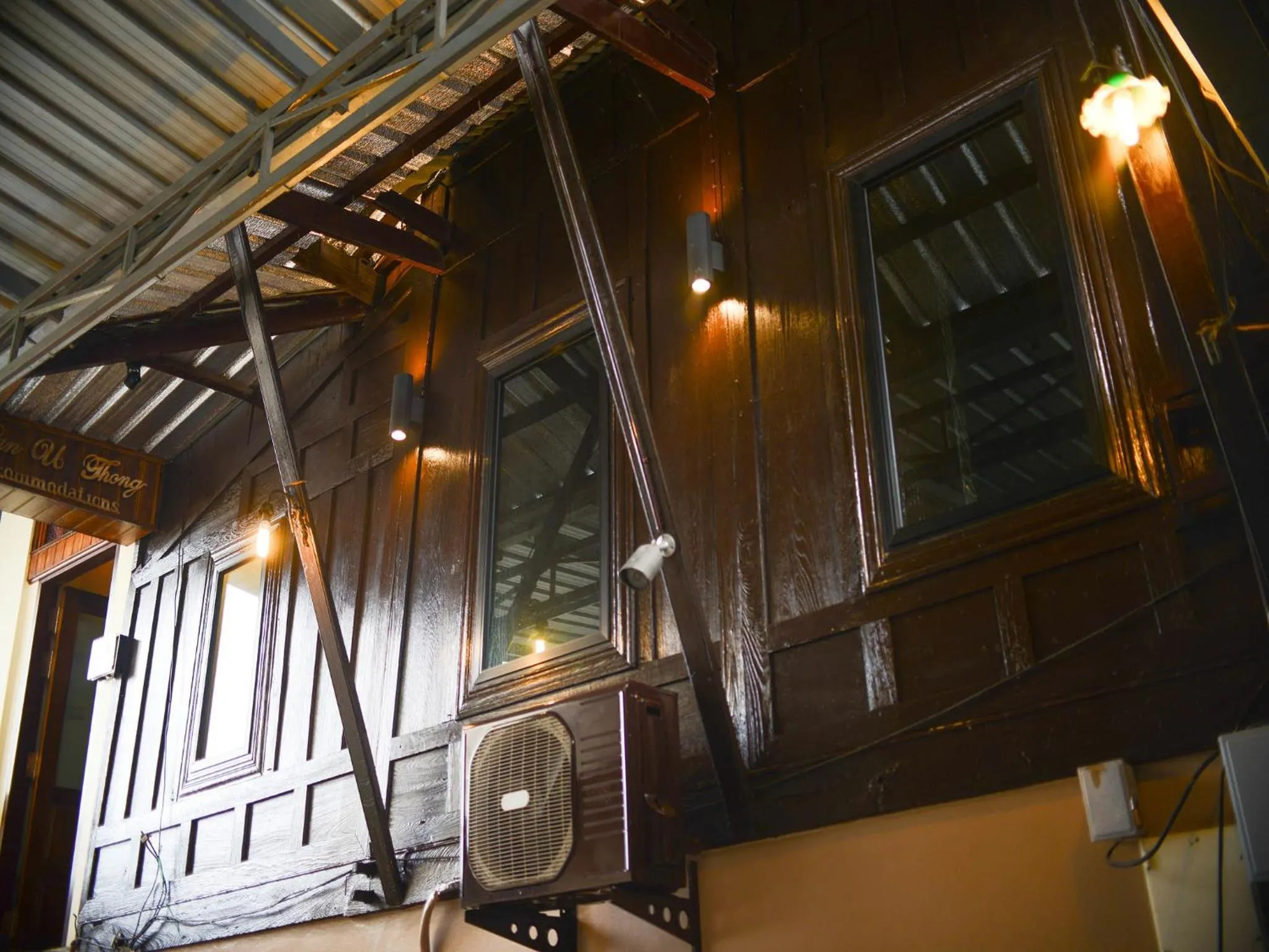 Facade/entrance in Ban U Thong Accommodations