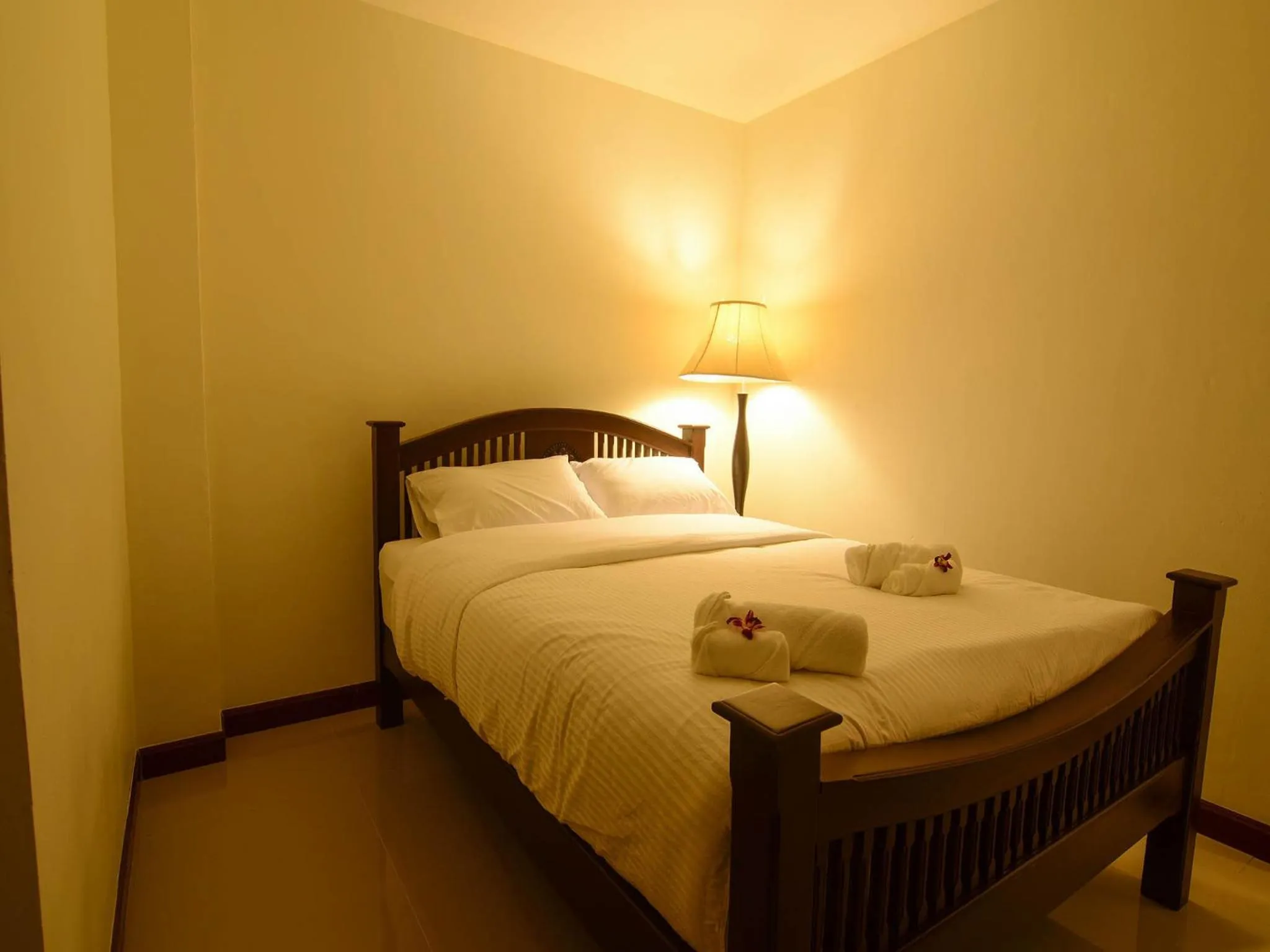 Photo of the whole room, Bed in Ban U Thong Accommodations