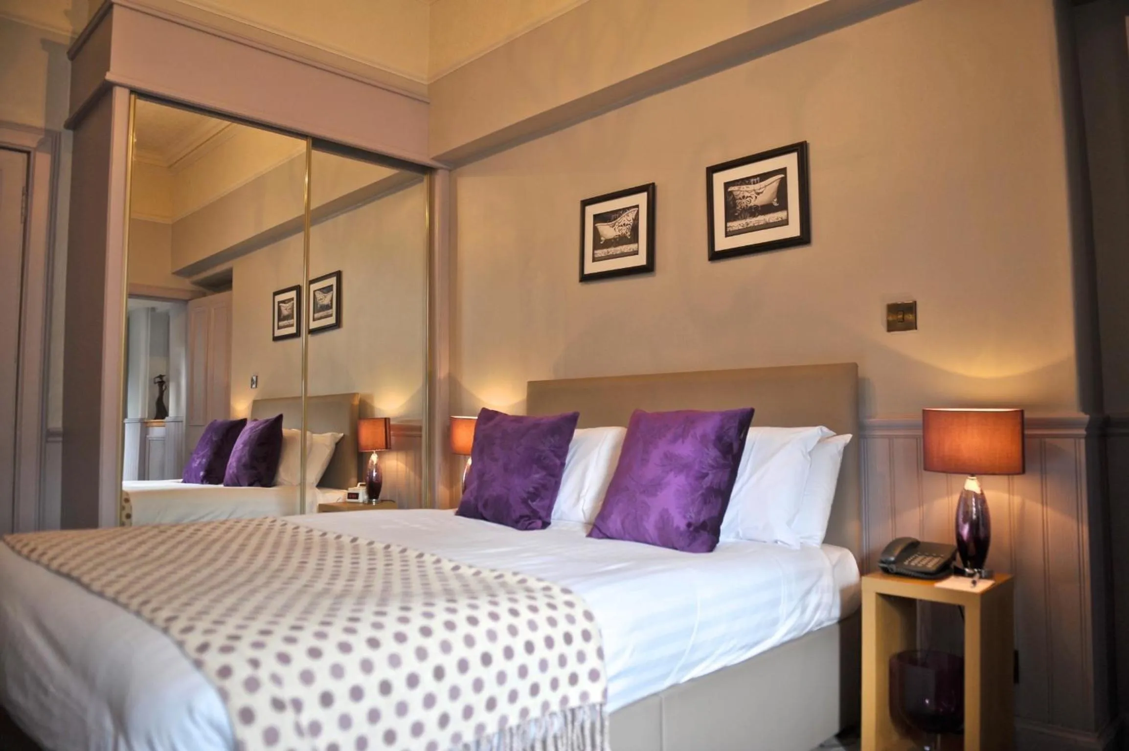 Bedroom, Bed in Braid Hills Hotel