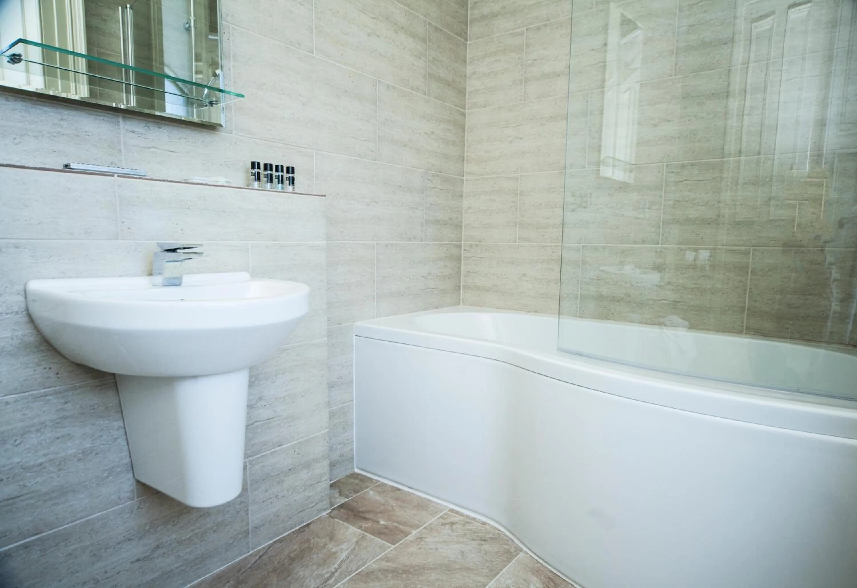 Bathroom in Braid Hills Hotel