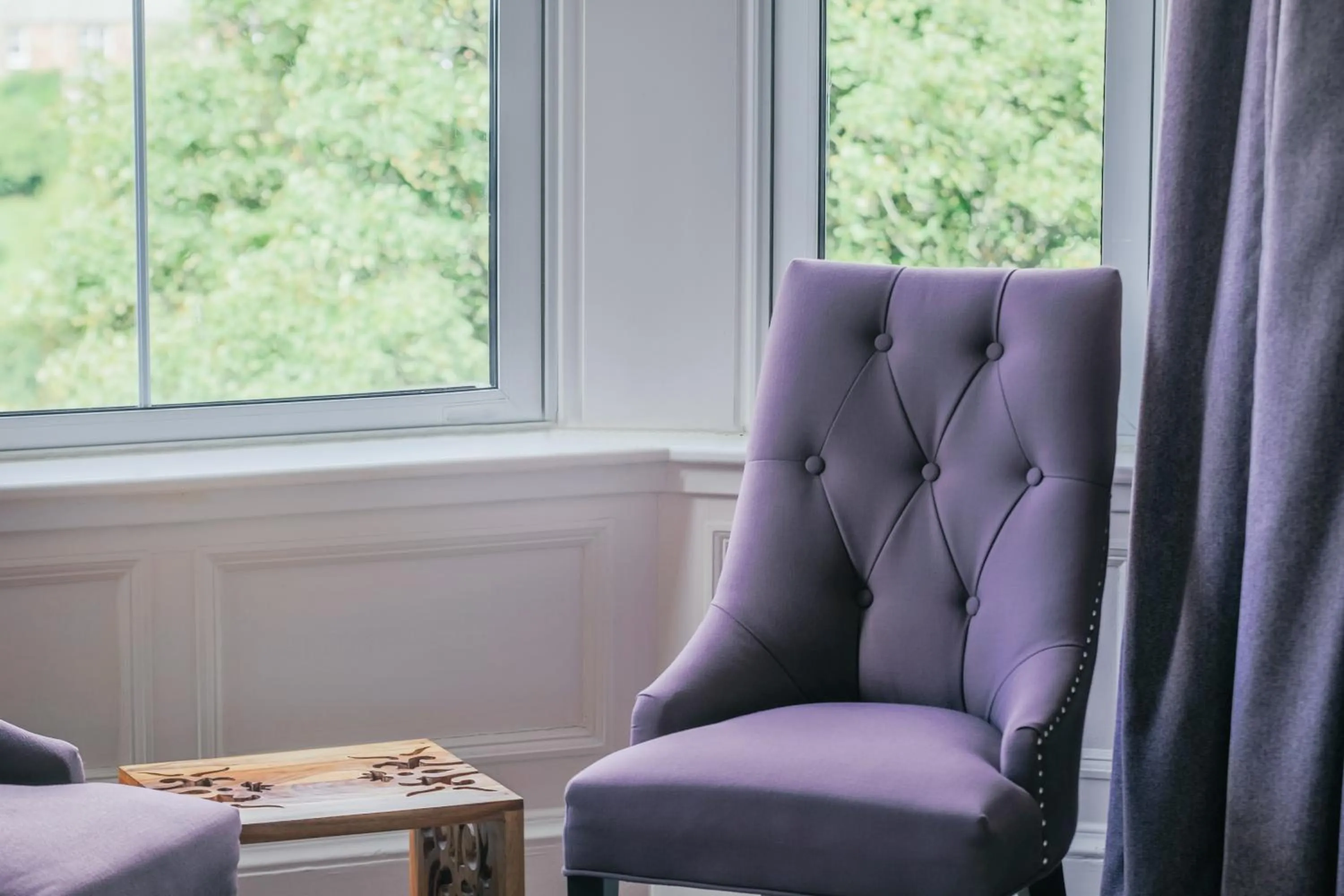 Seating area in Braid Hills Hotel