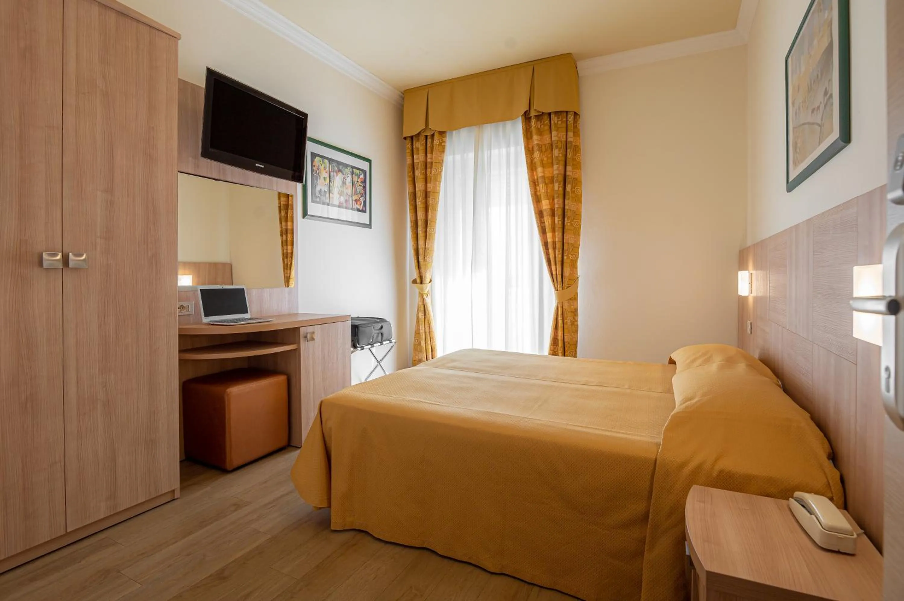 Photo of the whole room, Bed in Hotel Corinna