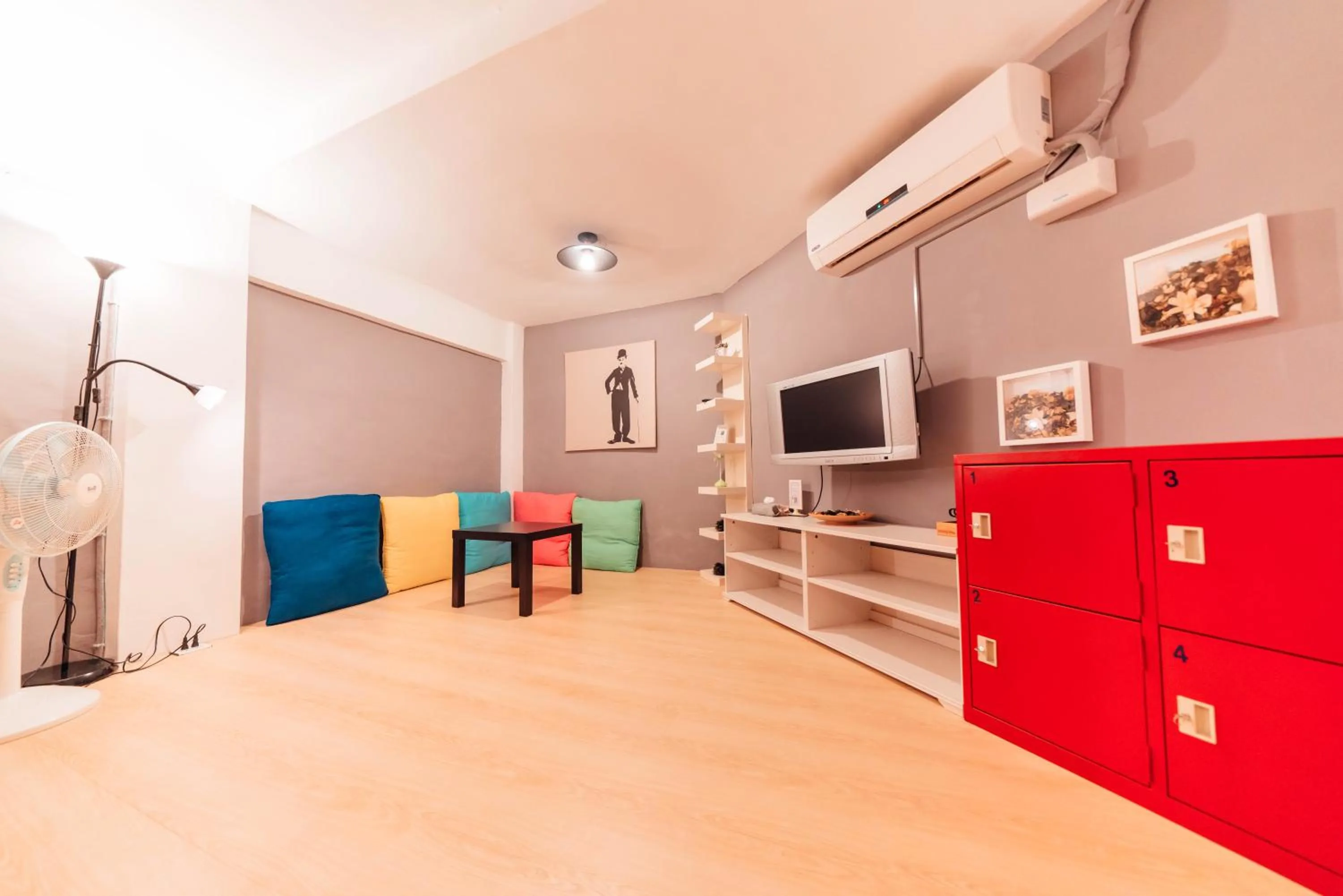 Photo of the whole room in Story Inn City