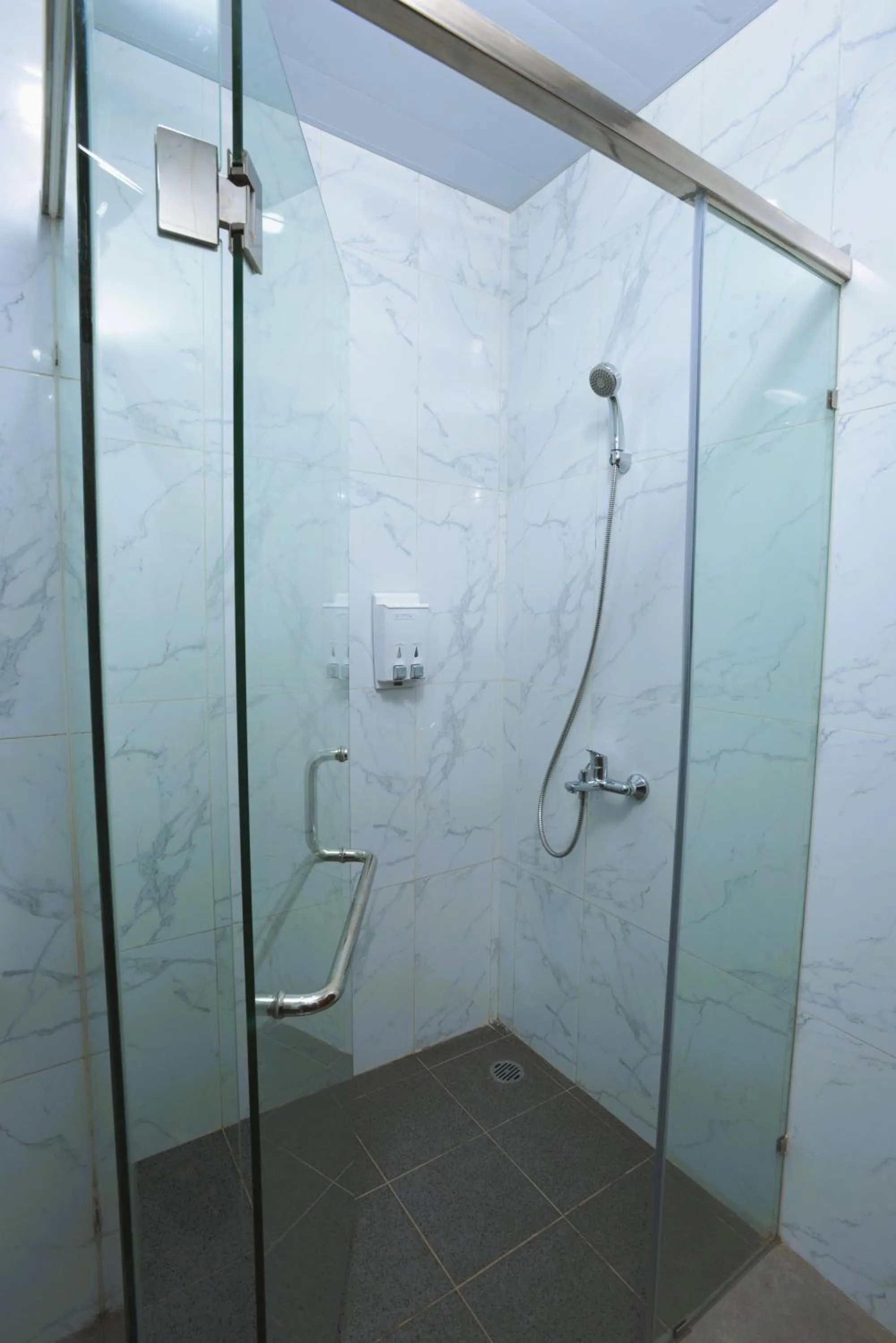 Shower in Hotel Dafam Rio