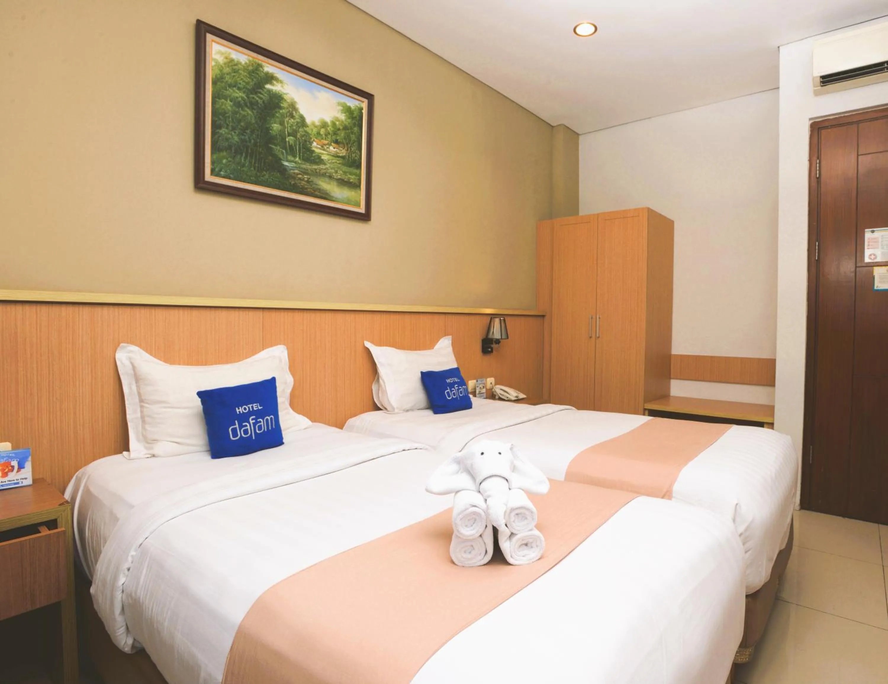 Photo of the whole room, Bed in Hotel Dafam Rio