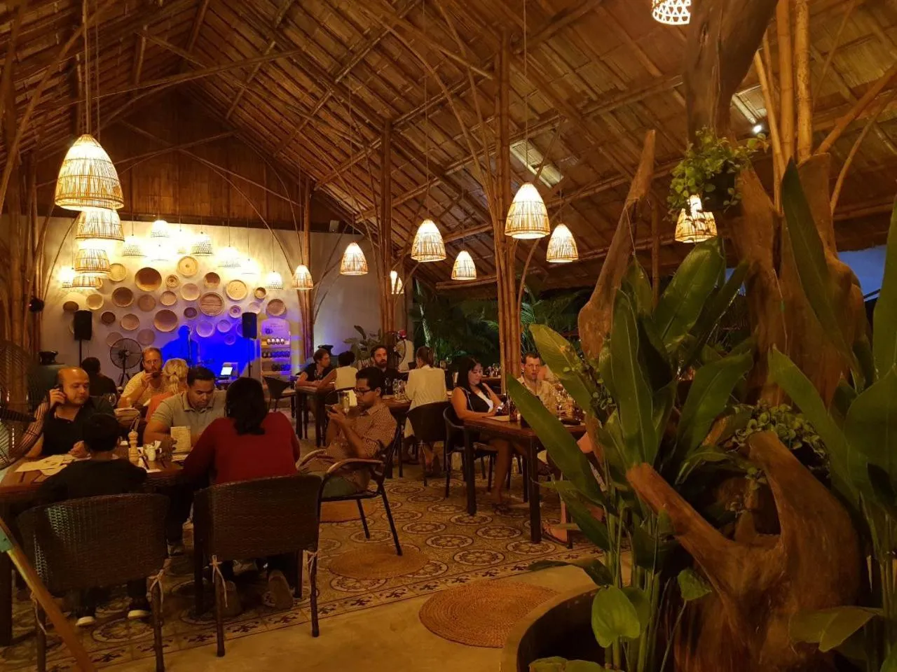Restaurant/places to eat in Sahaa Beach Resort