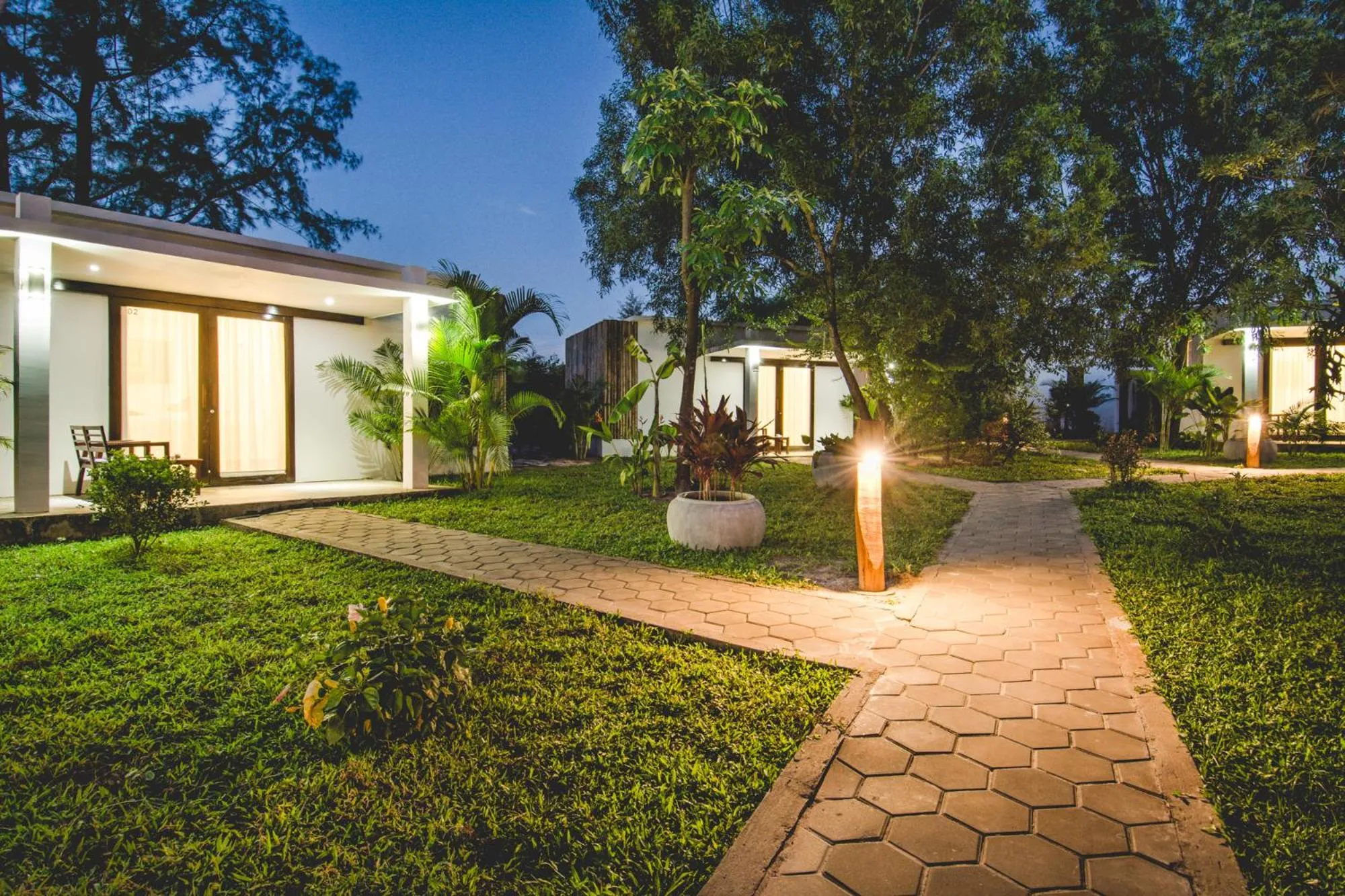 Garden in Sahaa Beach Resort