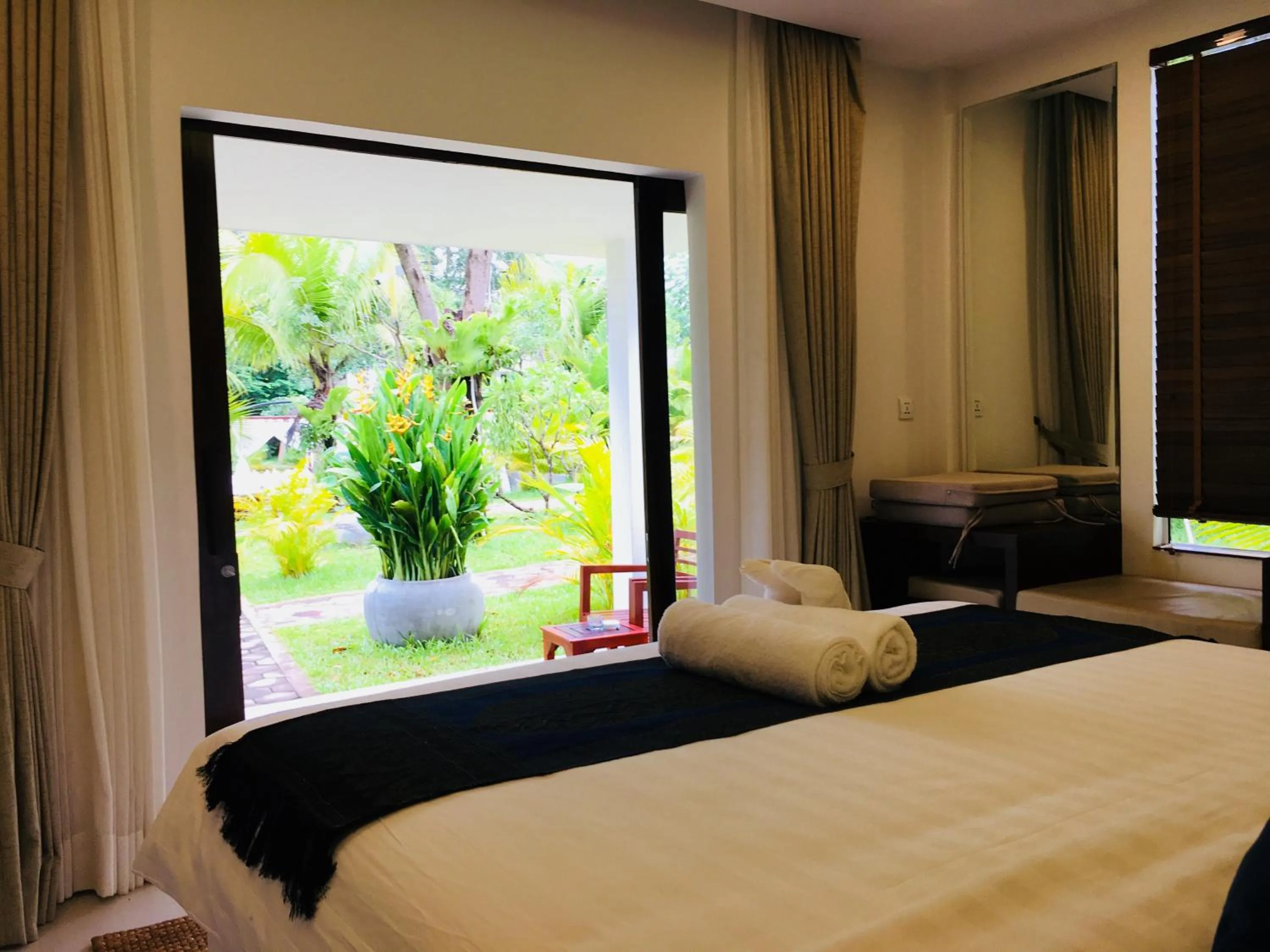 Garden, Bed in Sahaa Beach Resort