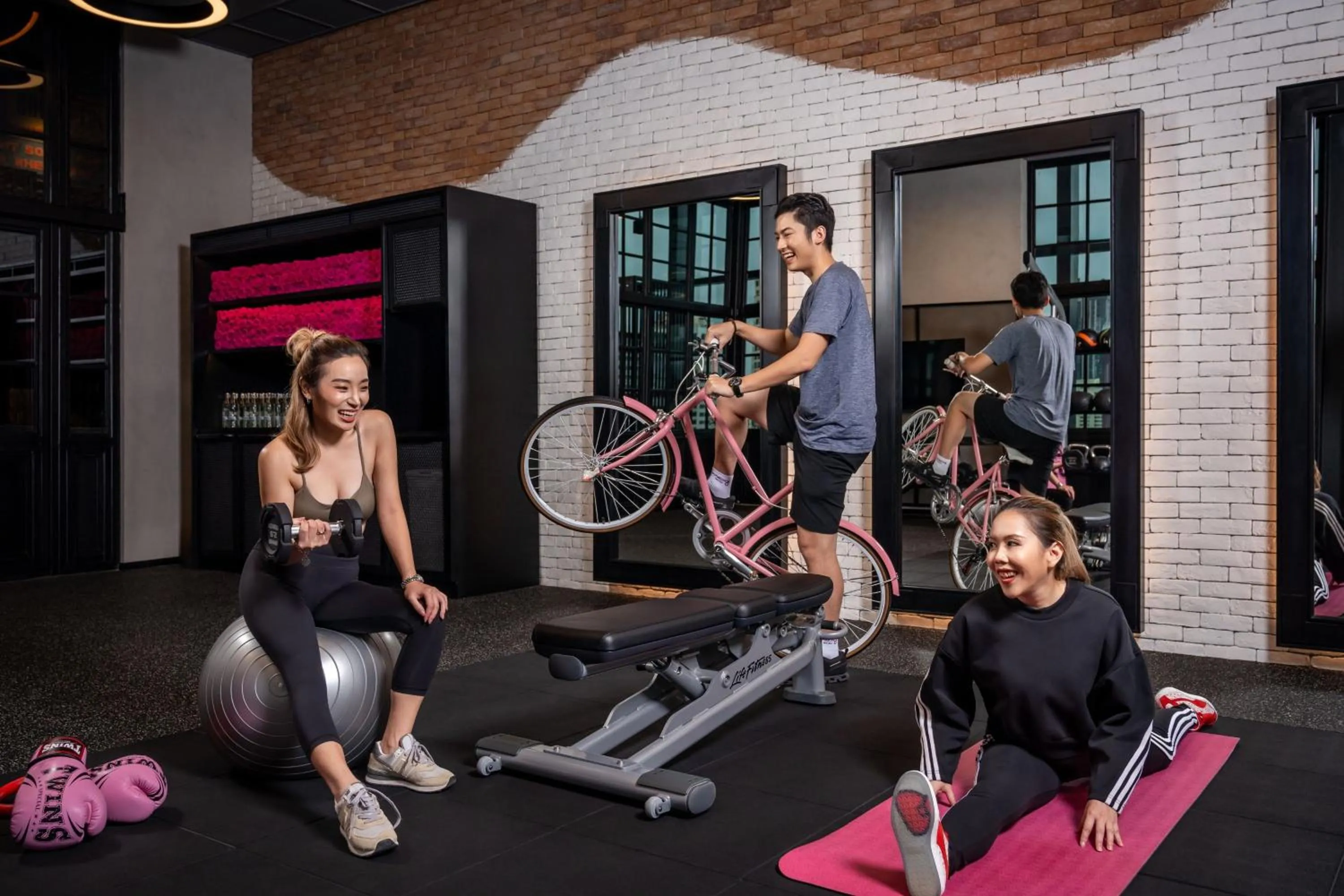 Fitness centre/facilities in Moxy Bangkok Ratchaprasong