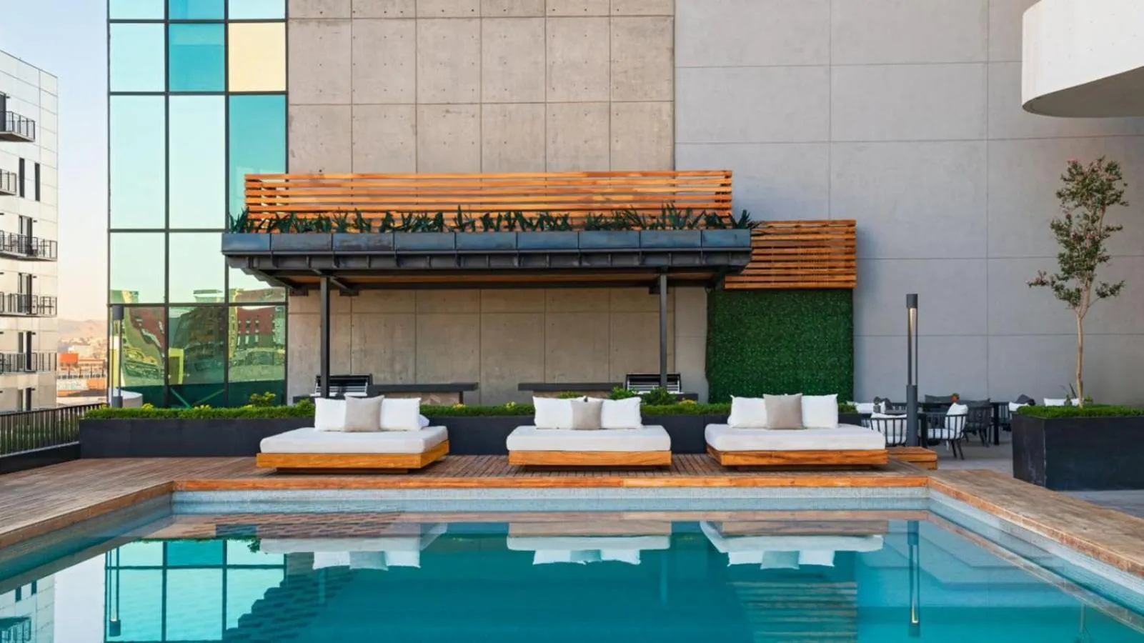 Swimming pool in Vetta, Distrito Uno, Autograph Collection