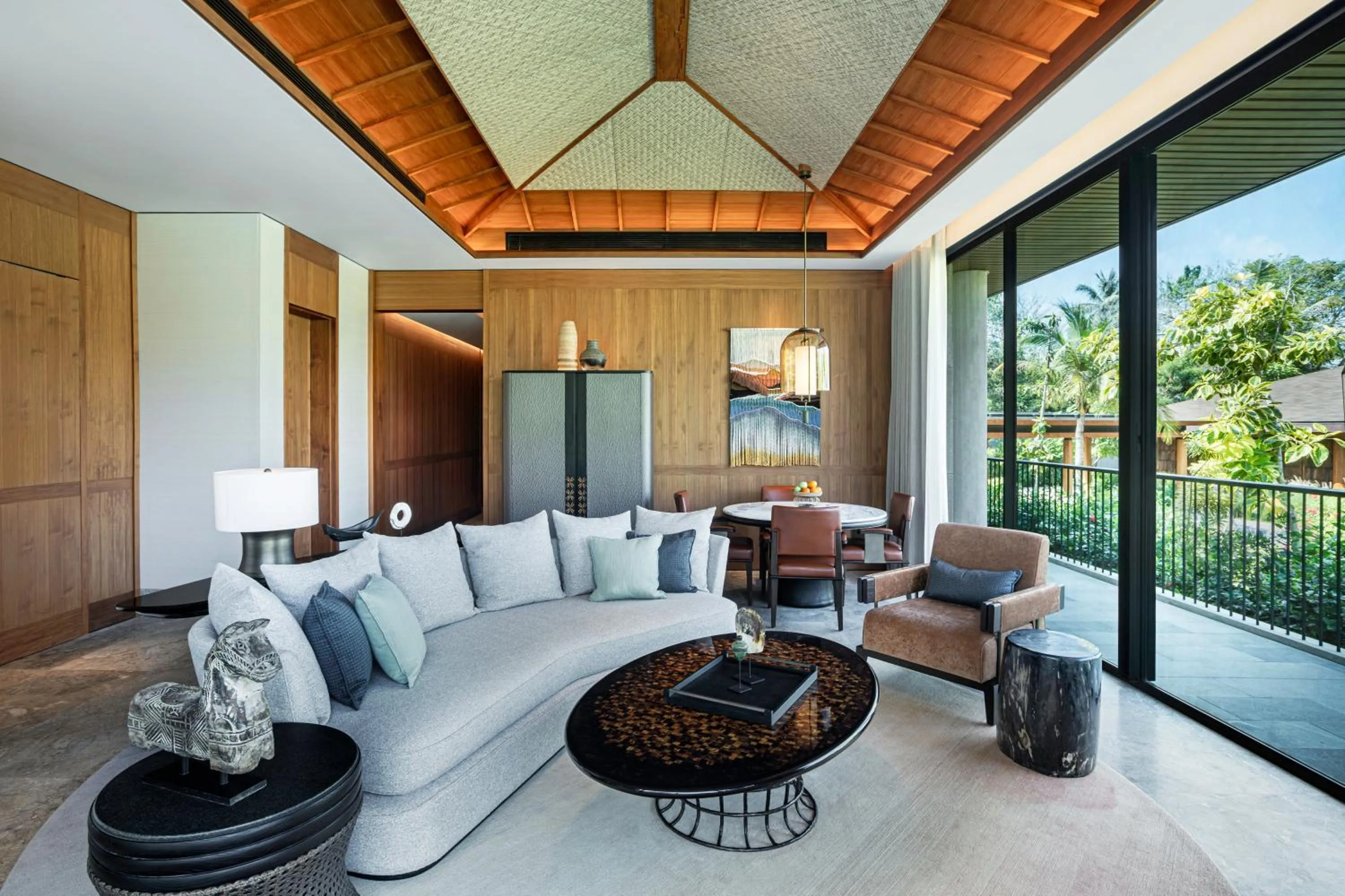 Day in TA’AKTANA, a Luxury Collection Resort & Spa, Labuan Bajo