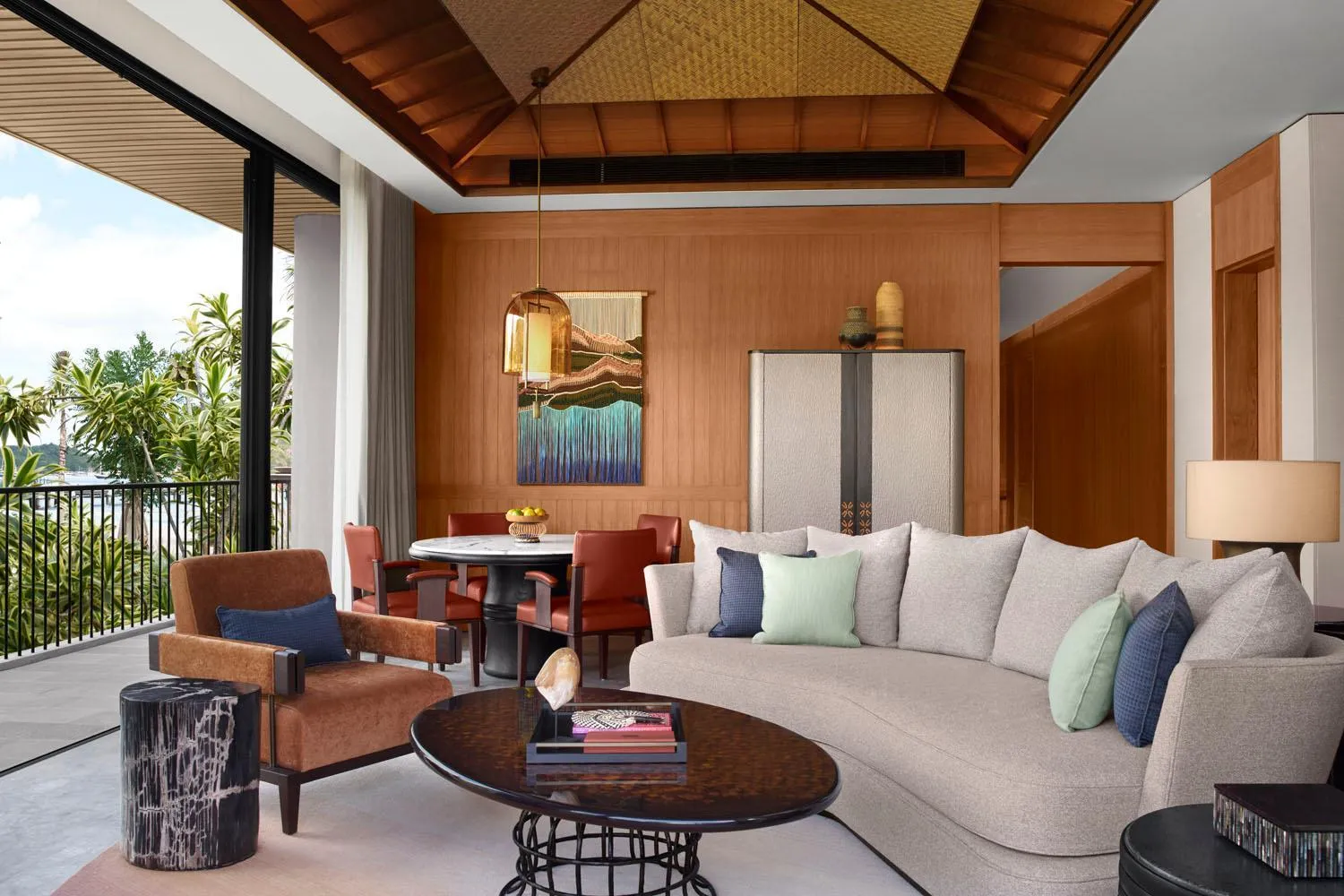 Living room in TA’AKTANA, a Luxury Collection Resort & Spa, Labuan Bajo