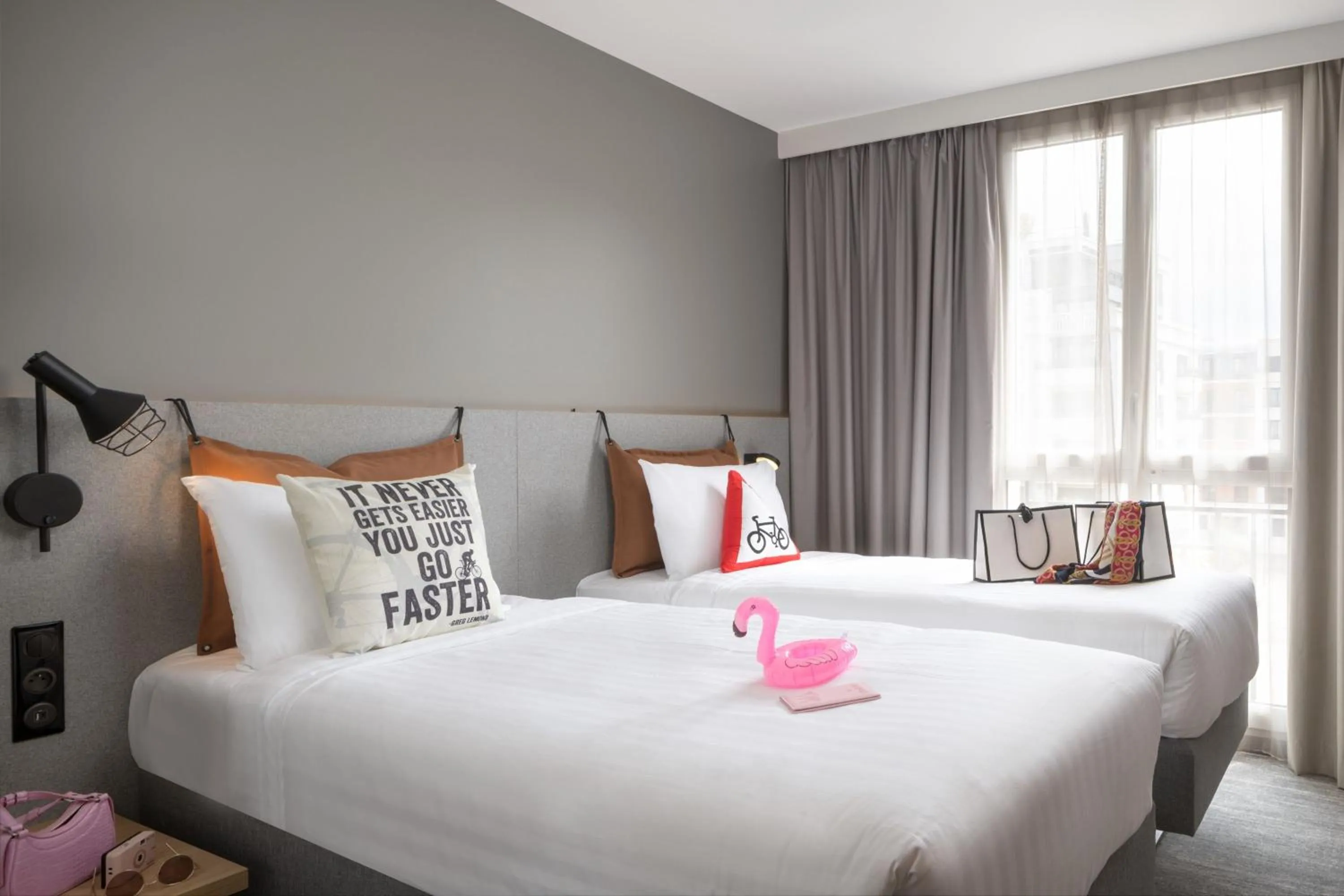 Photo of the whole room, Bed in Moxy Paris Clamart