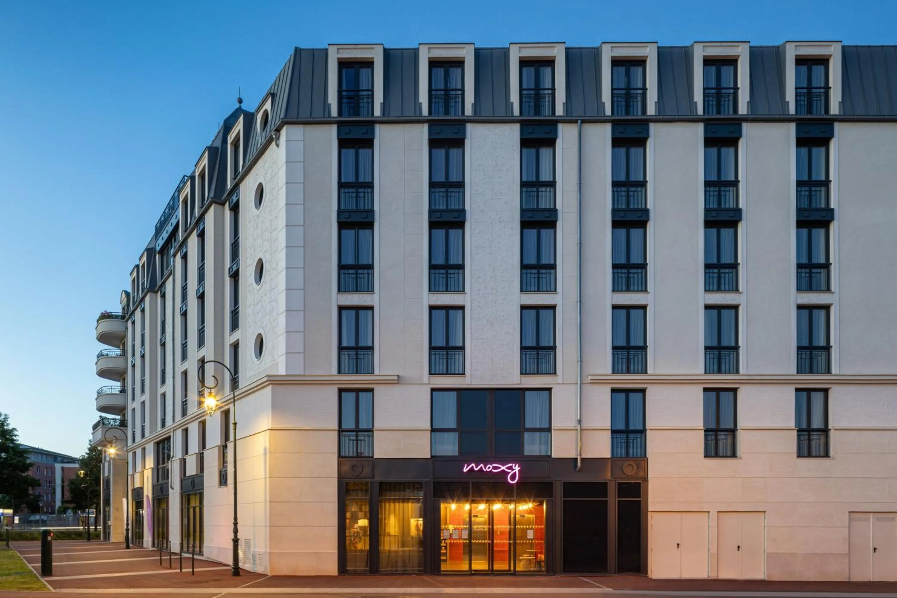 Property building in Moxy Paris Clamart