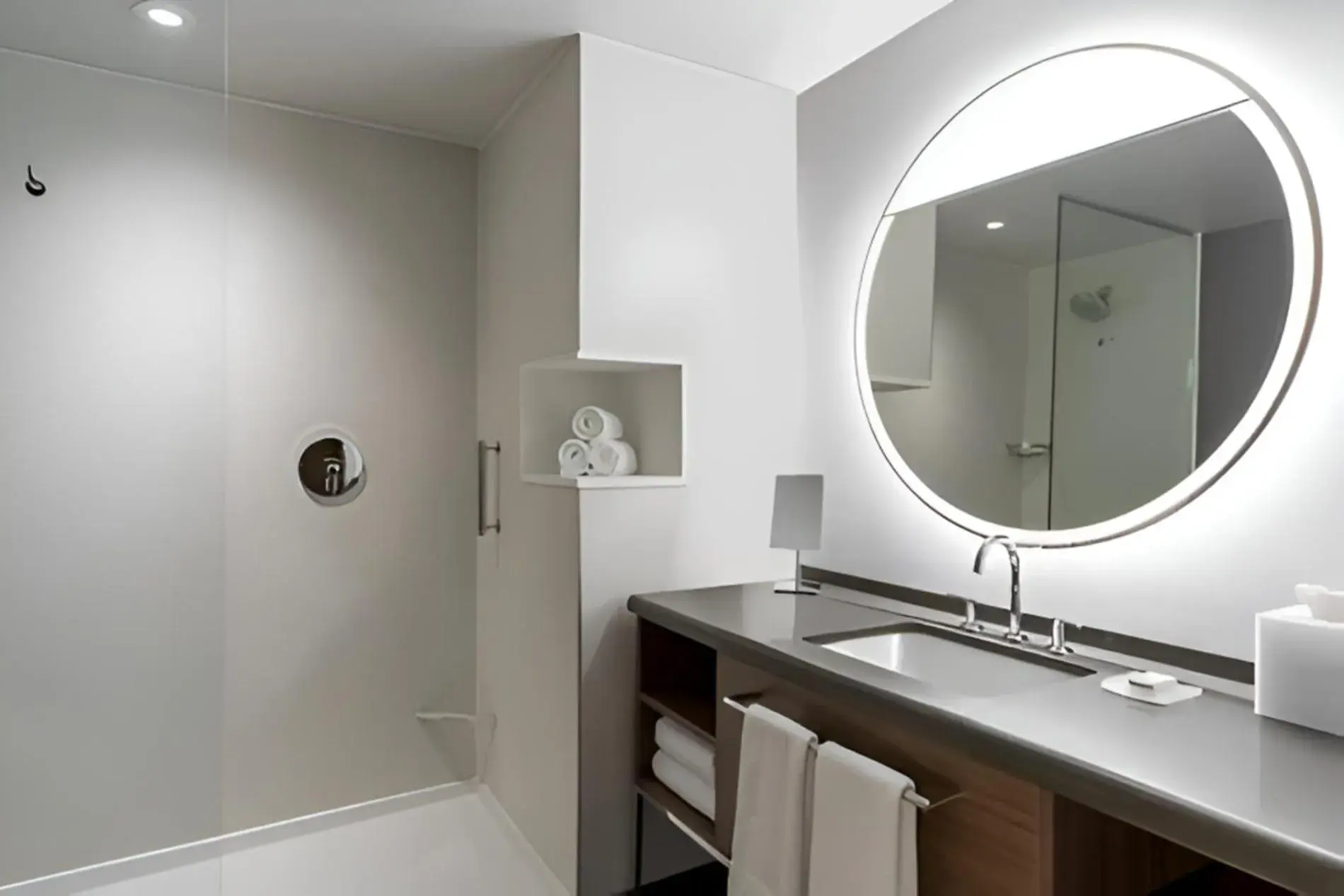 Queen Room with Two Queen Beds in Courtyard by Marriott Modesto North Queen Room with Two Queen Beds in Courtyard by Marriott Modesto North