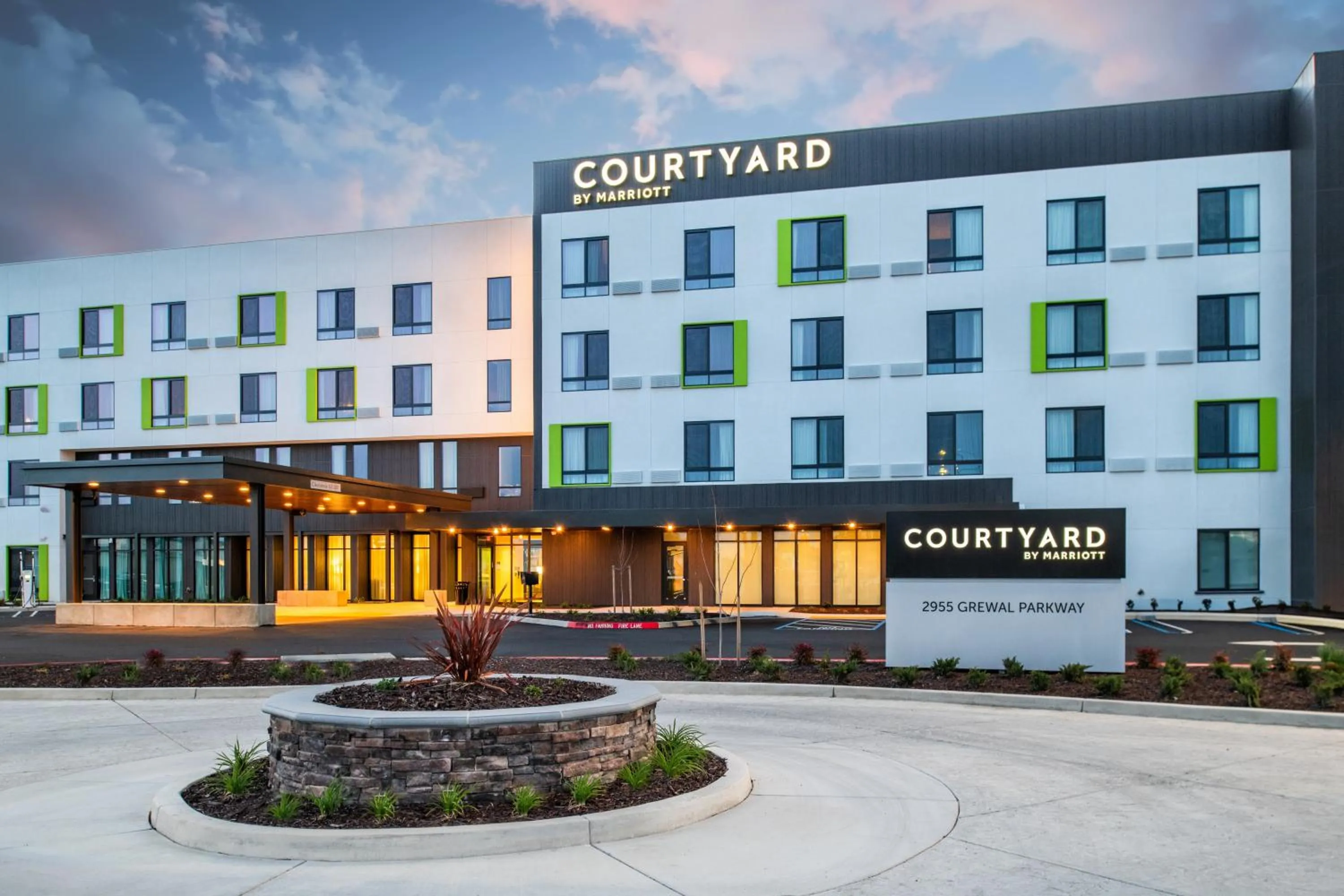 Property building in Courtyard by Marriott Modesto North