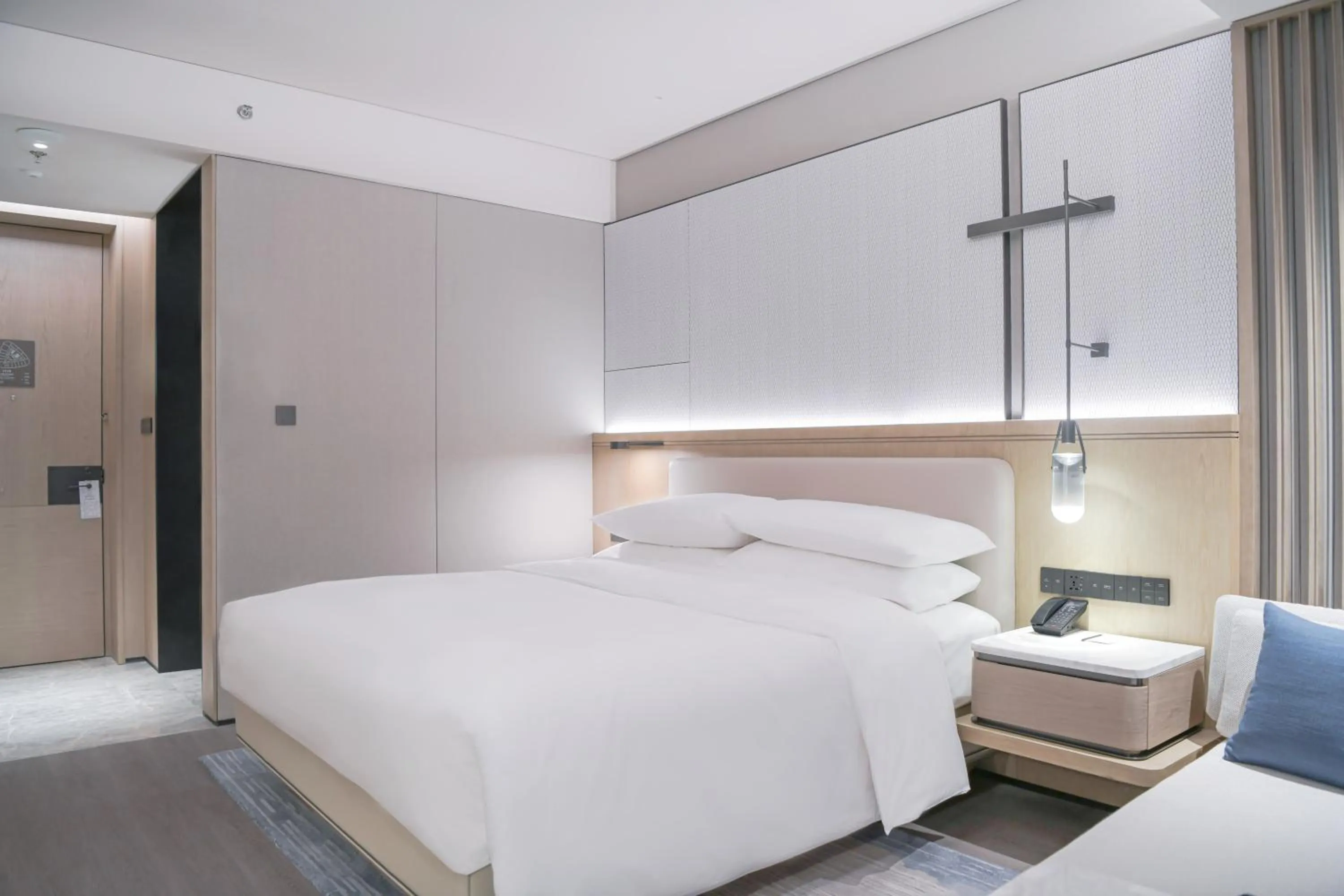 Bedroom, Bed in Qingdao Marriott Hotel Jiaozhou