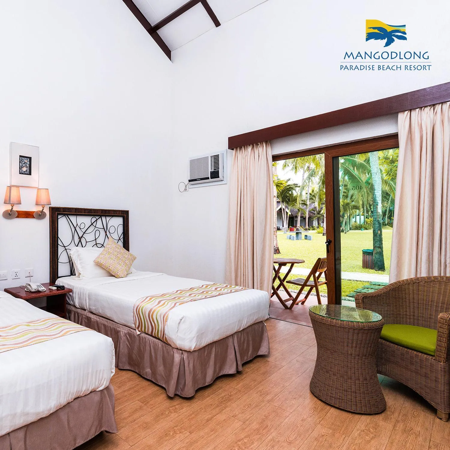 Bed in Cuna Mangodlong Paradise Beach Resort