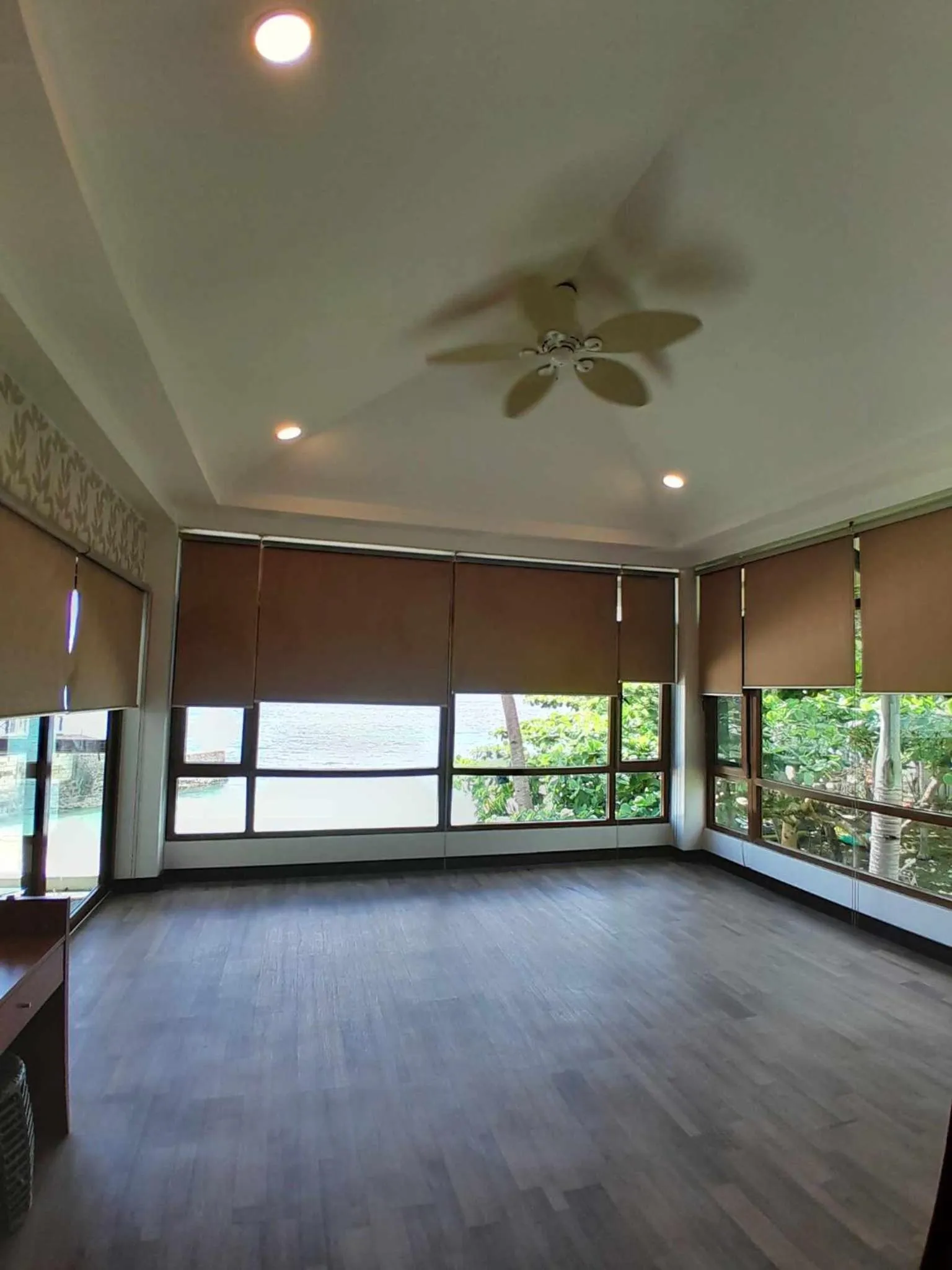 Cuna Mangodlong Paradise Beach Resort