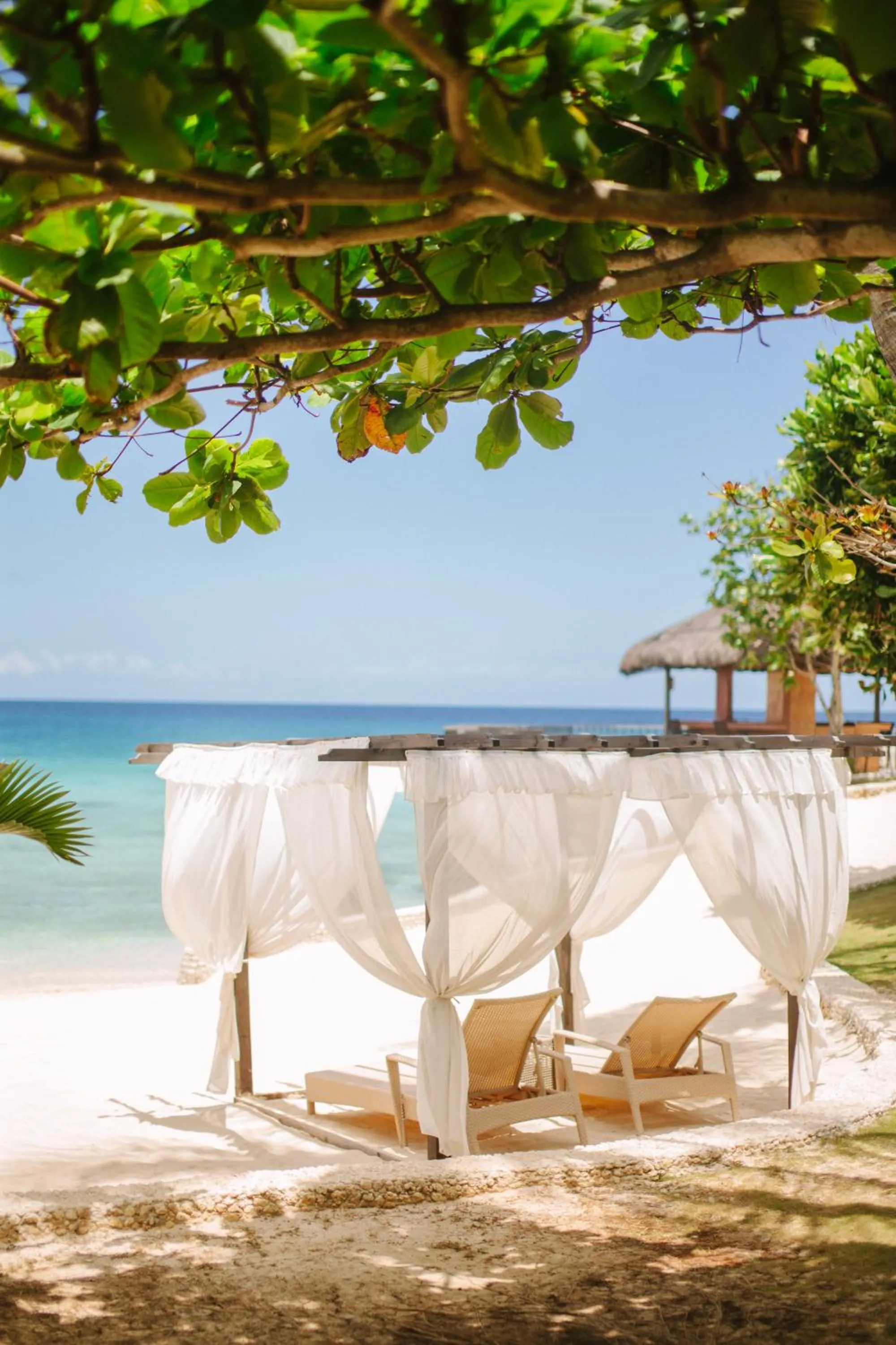 Cuna Mangodlong Paradise Beach Resort