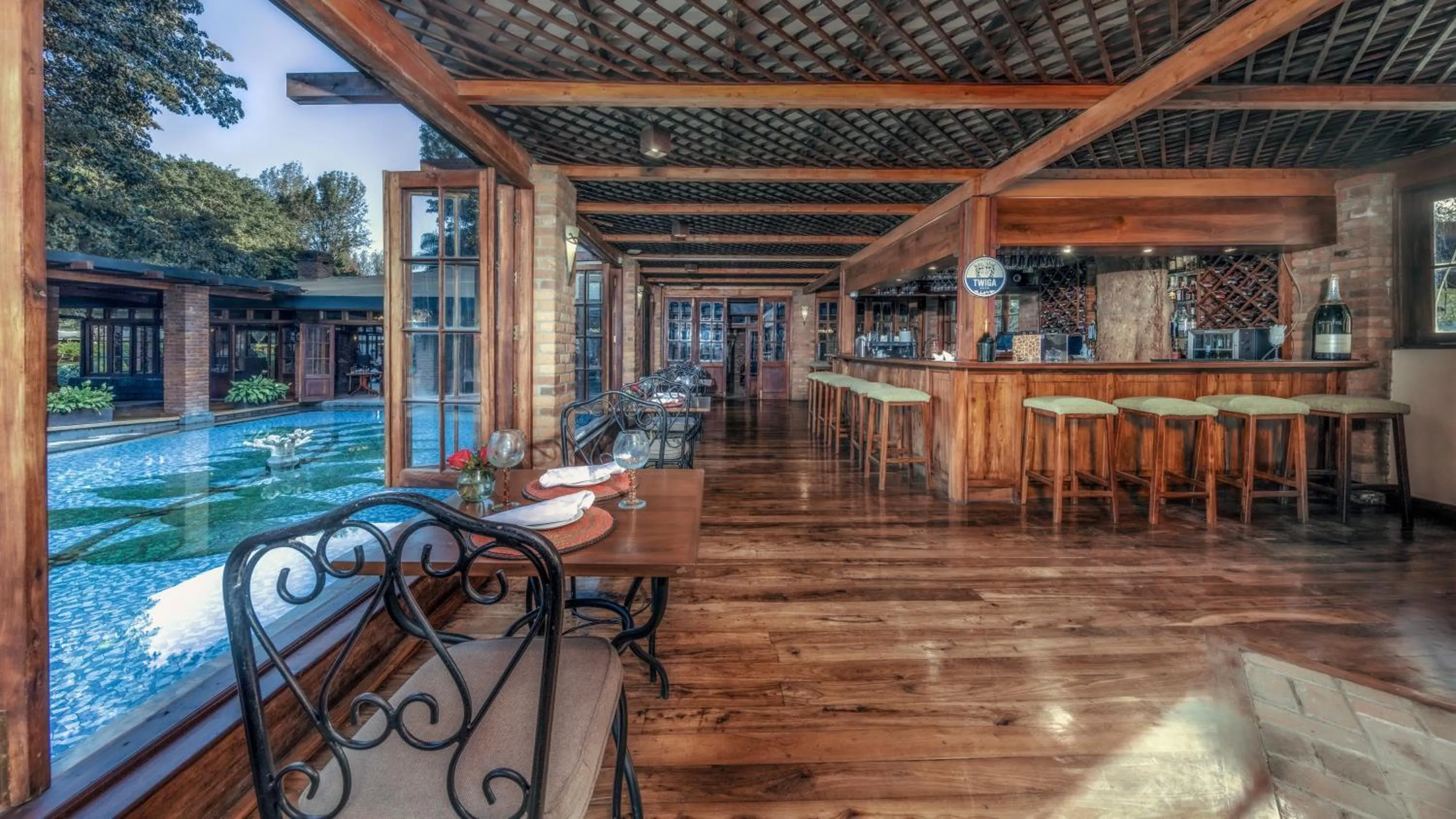 Food and drinks in Elewana Arusha Coffee Lodge