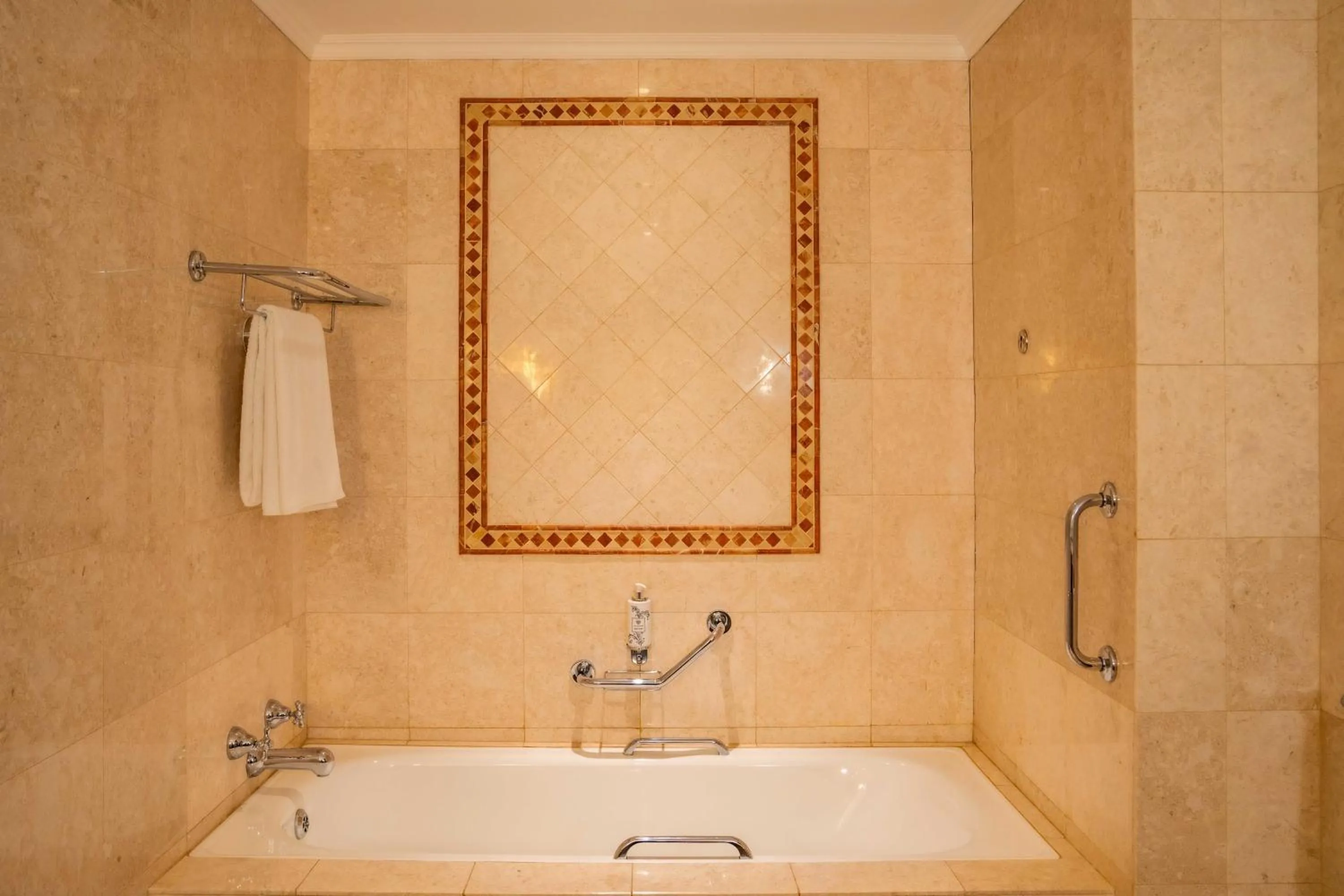 Bathroom in Polana Serena Hotel