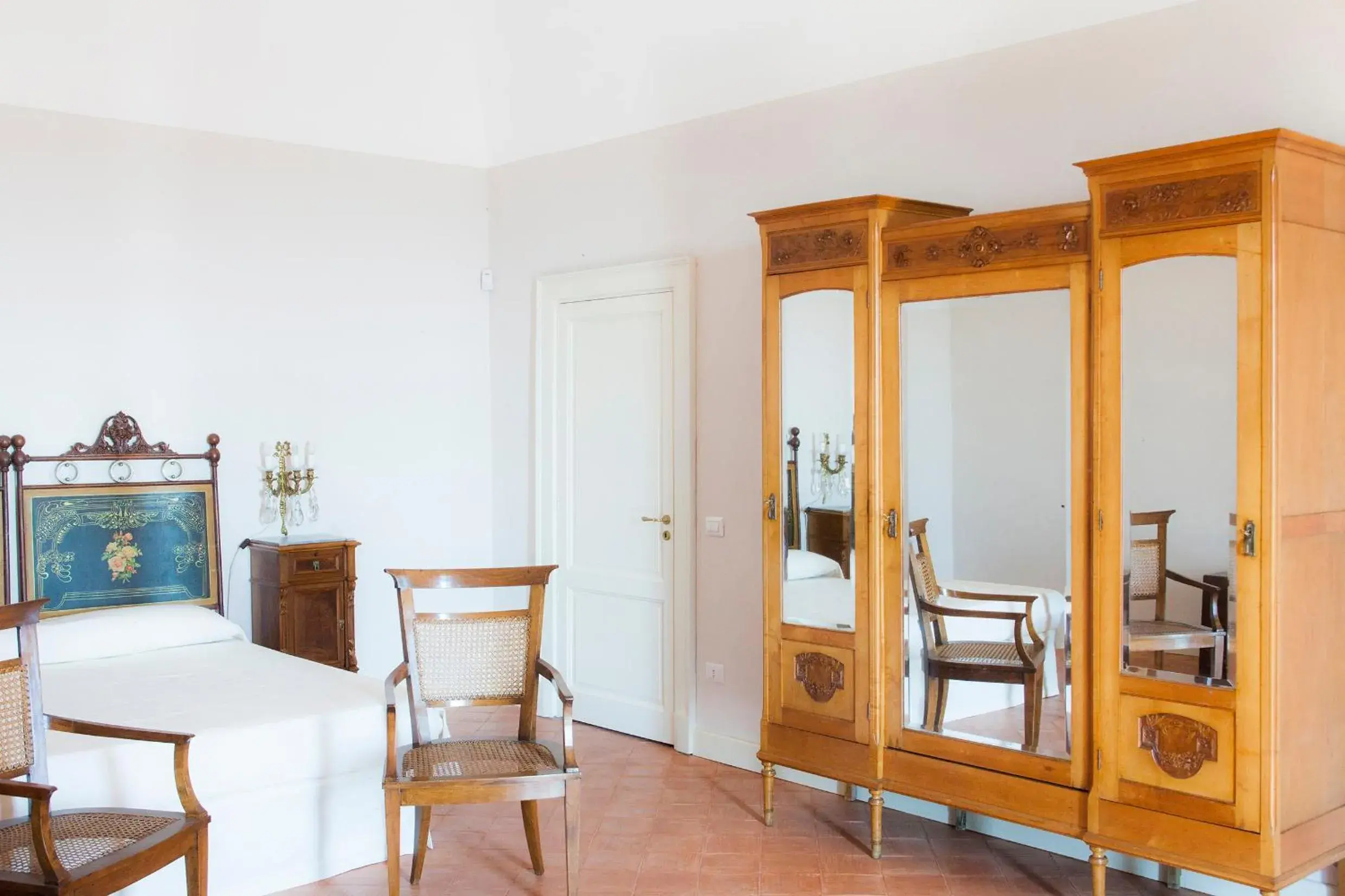 Triple Room with Sea View in Il Melograno Triple Room with Sea View in Il Melograno