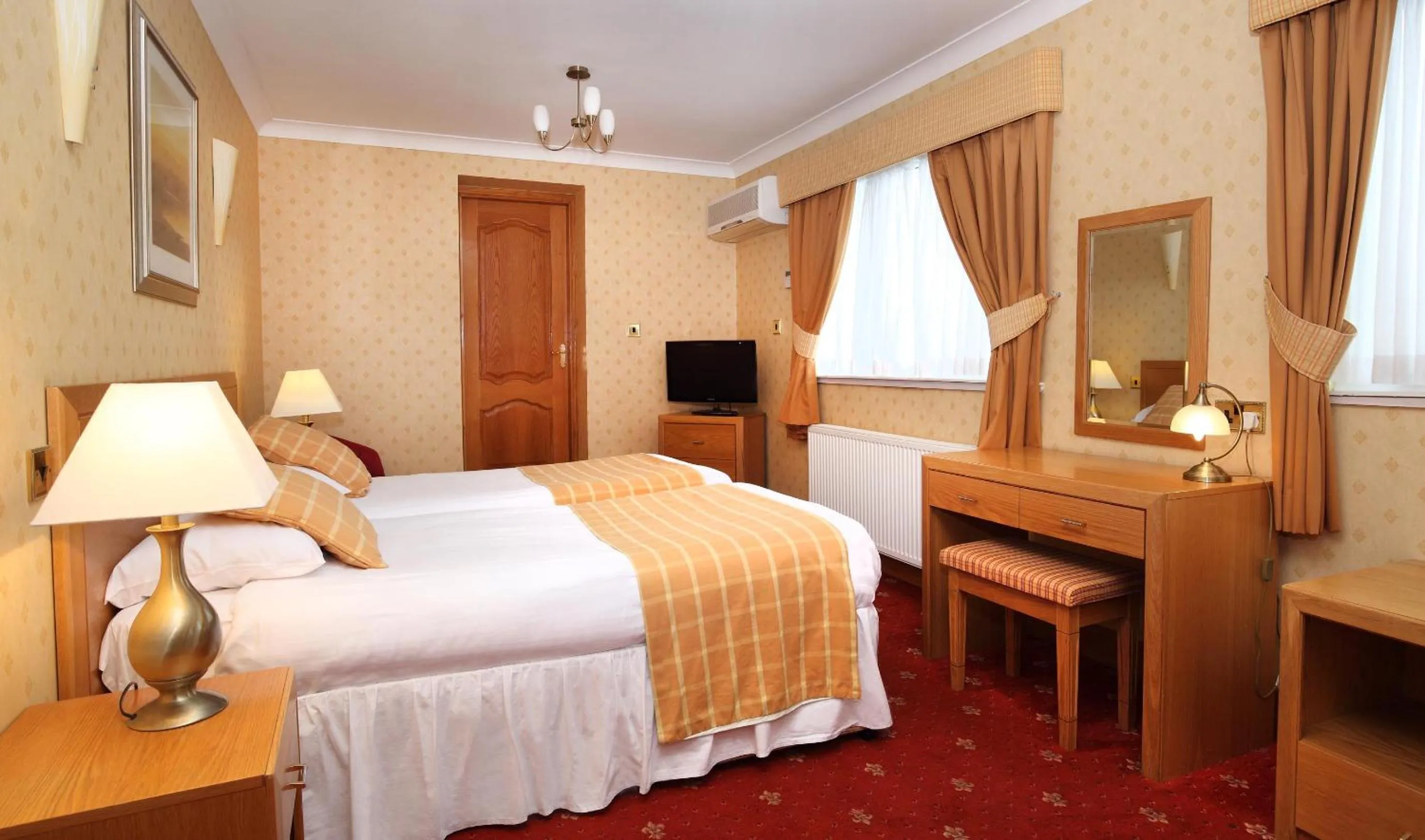 Photo of the whole room, Bed in Leapark Hotel