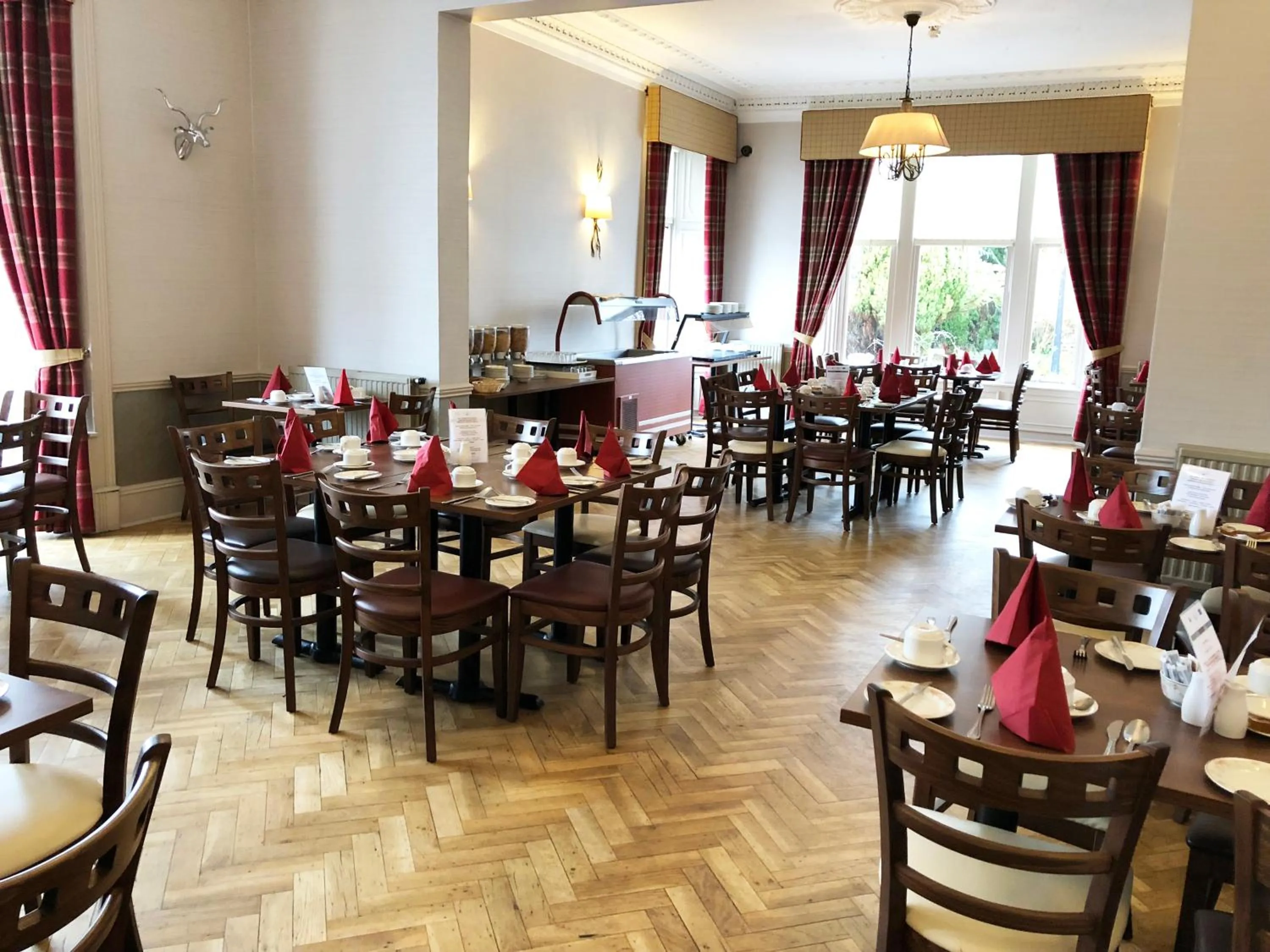 Restaurant/places to eat in Leapark Hotel