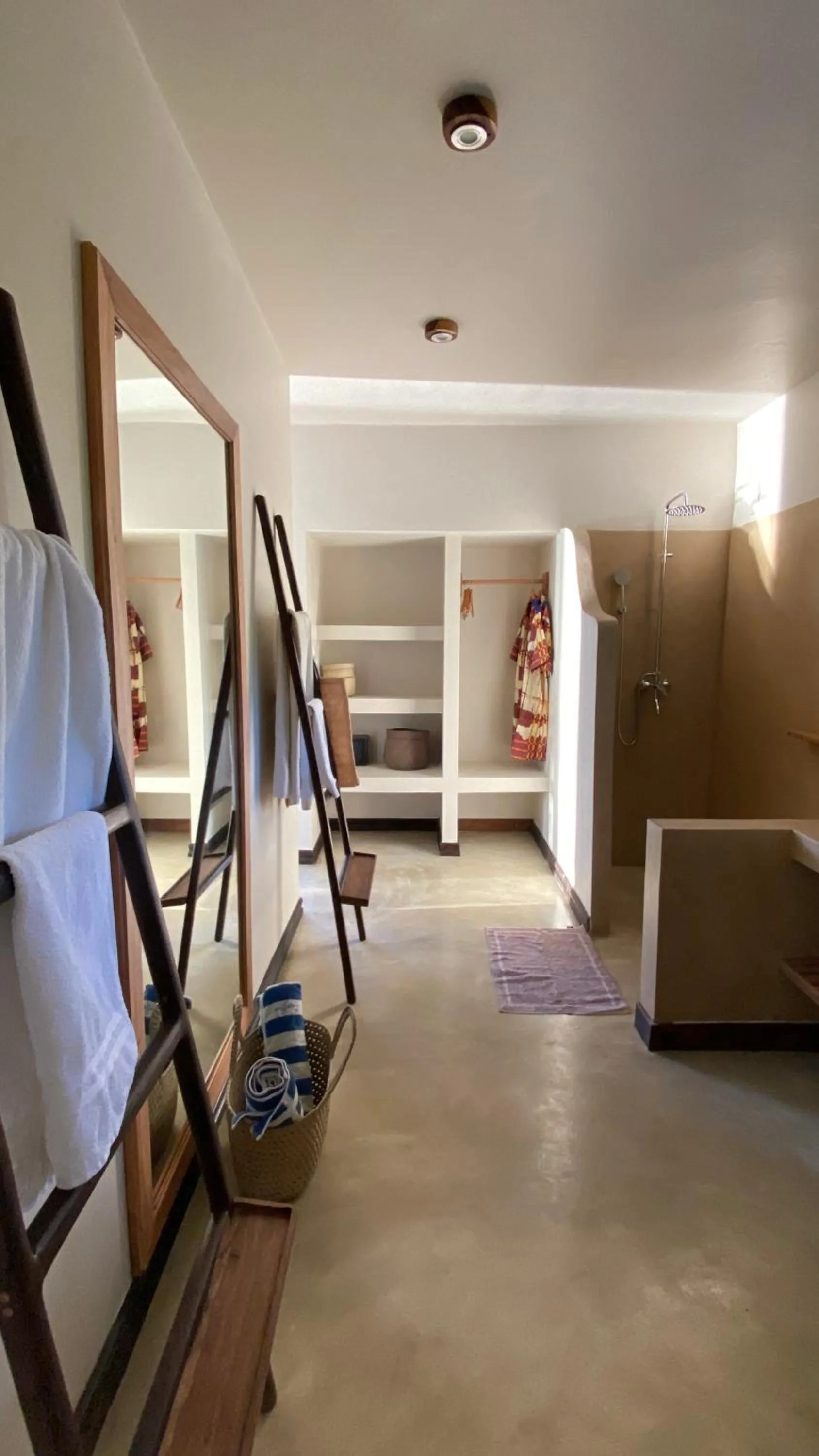 Shower, Bed in Casa Babi