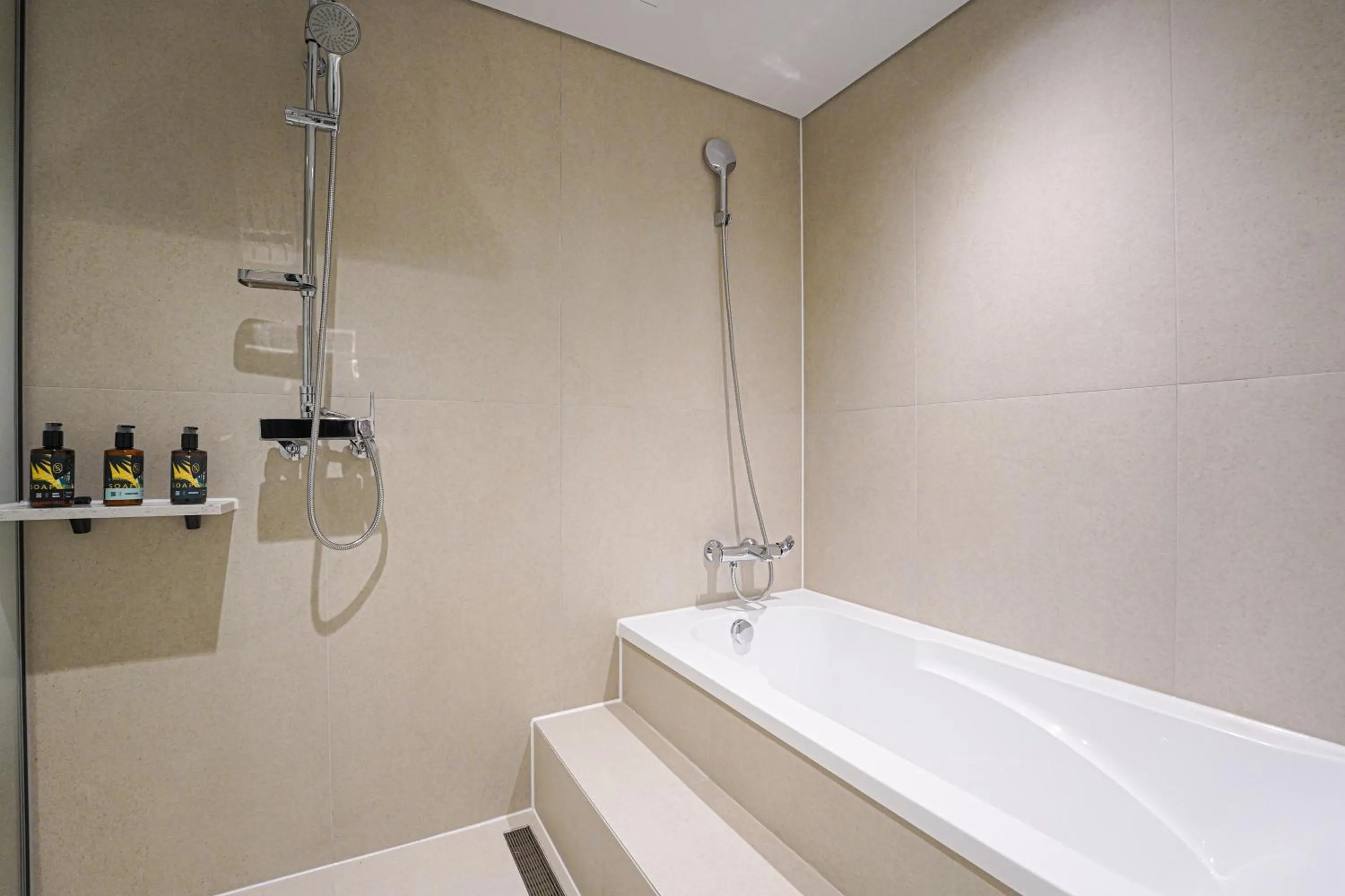 Bath in Hotel Ground27