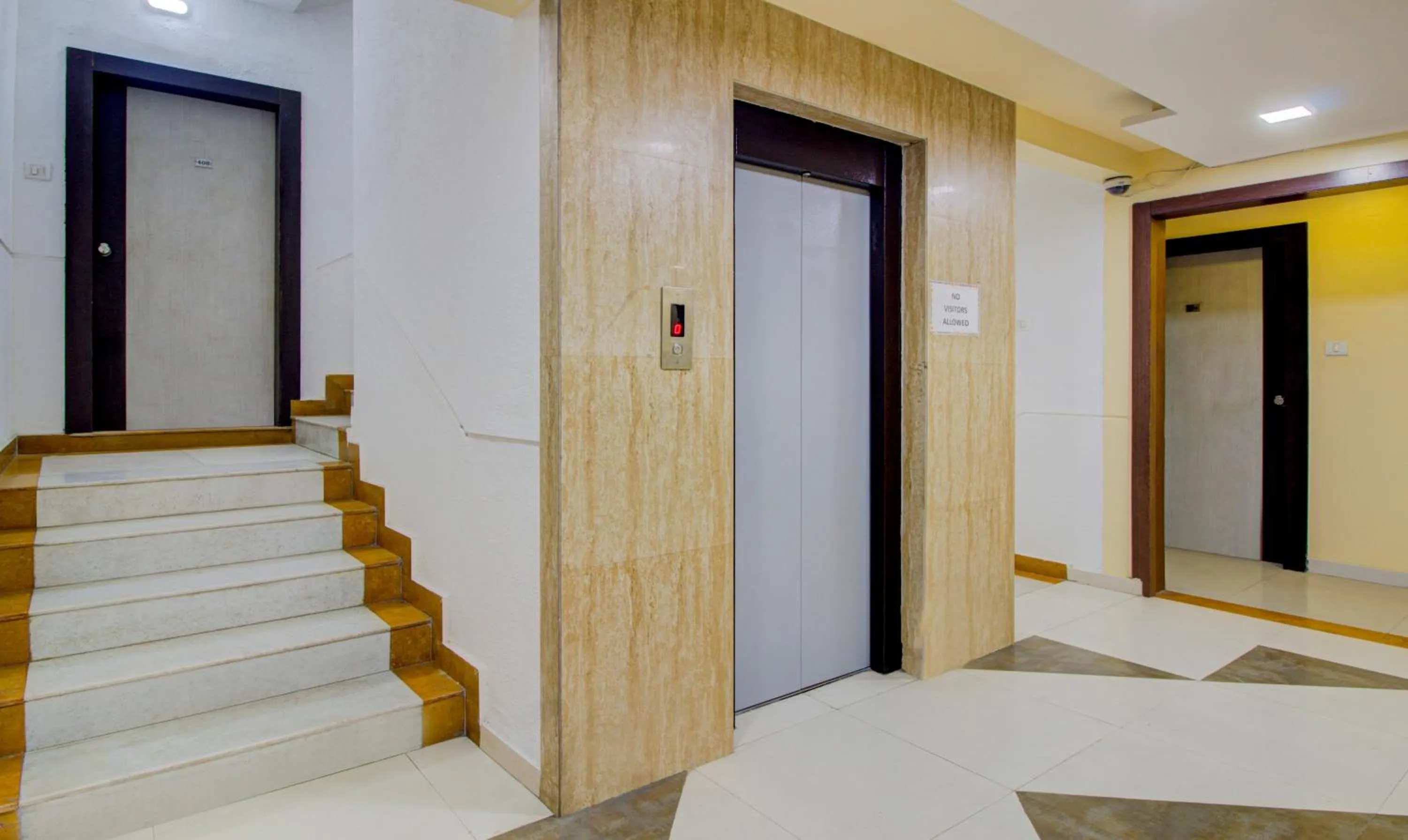 elevator in Itsy Hotels Prince Regency
