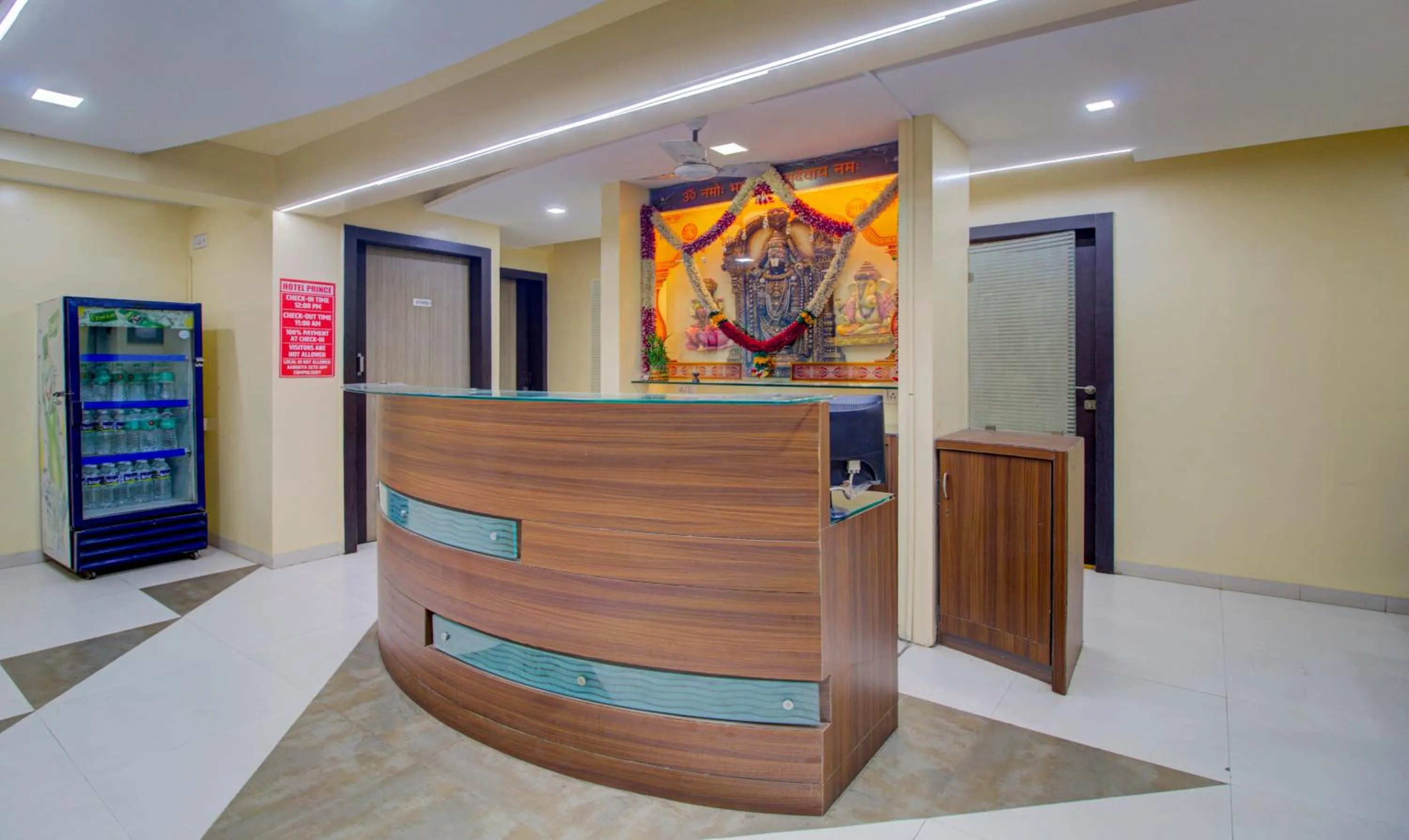 Lobby or reception in Itsy Hotels Prince Regency