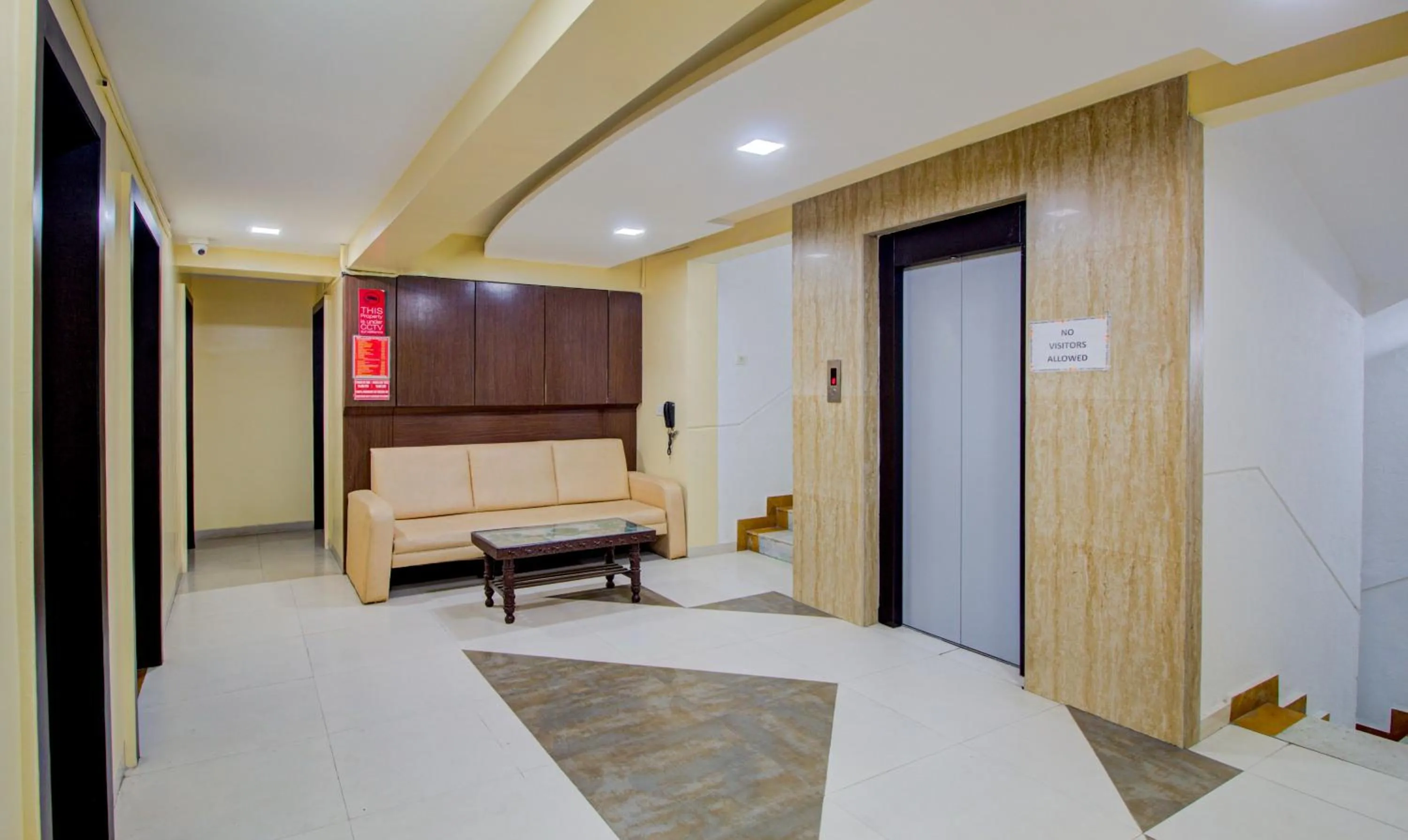 elevator in Itsy Hotels Prince Regency