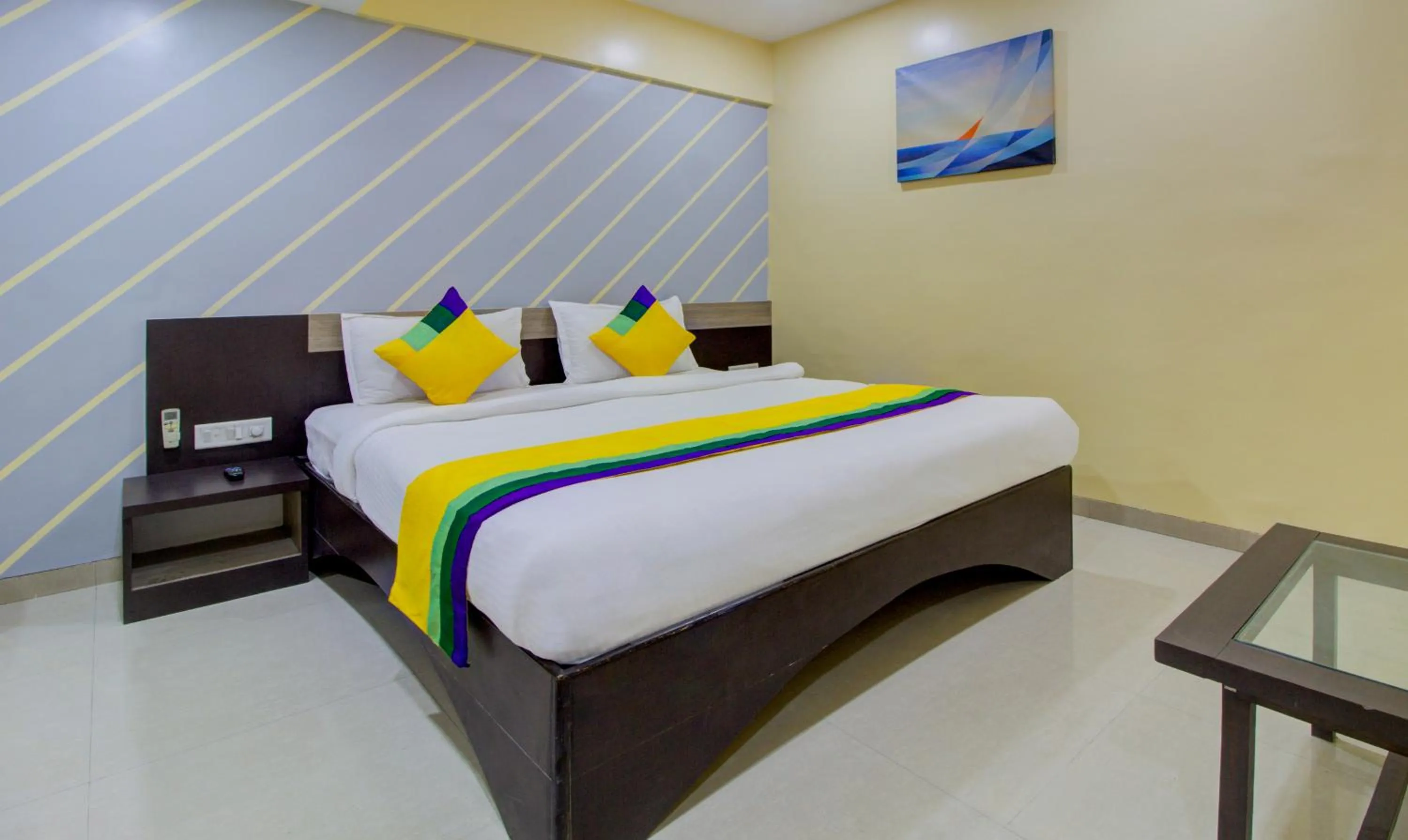 Bedroom, Bed in Itsy Hotels Prince Regency