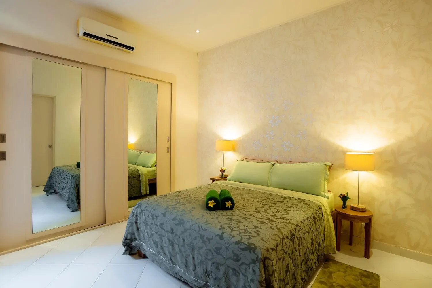 Bedroom, Bed in Villa Casabola - Seminyak