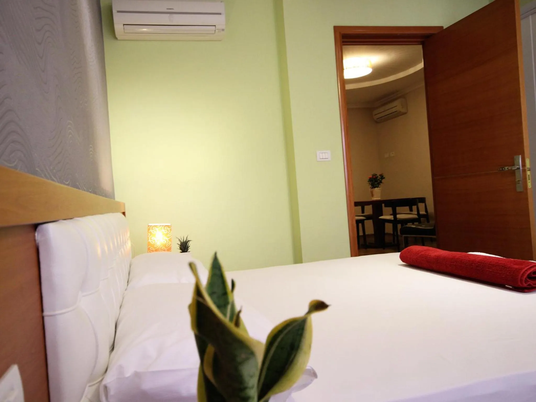 Shower, Bed in Hotel Bylis