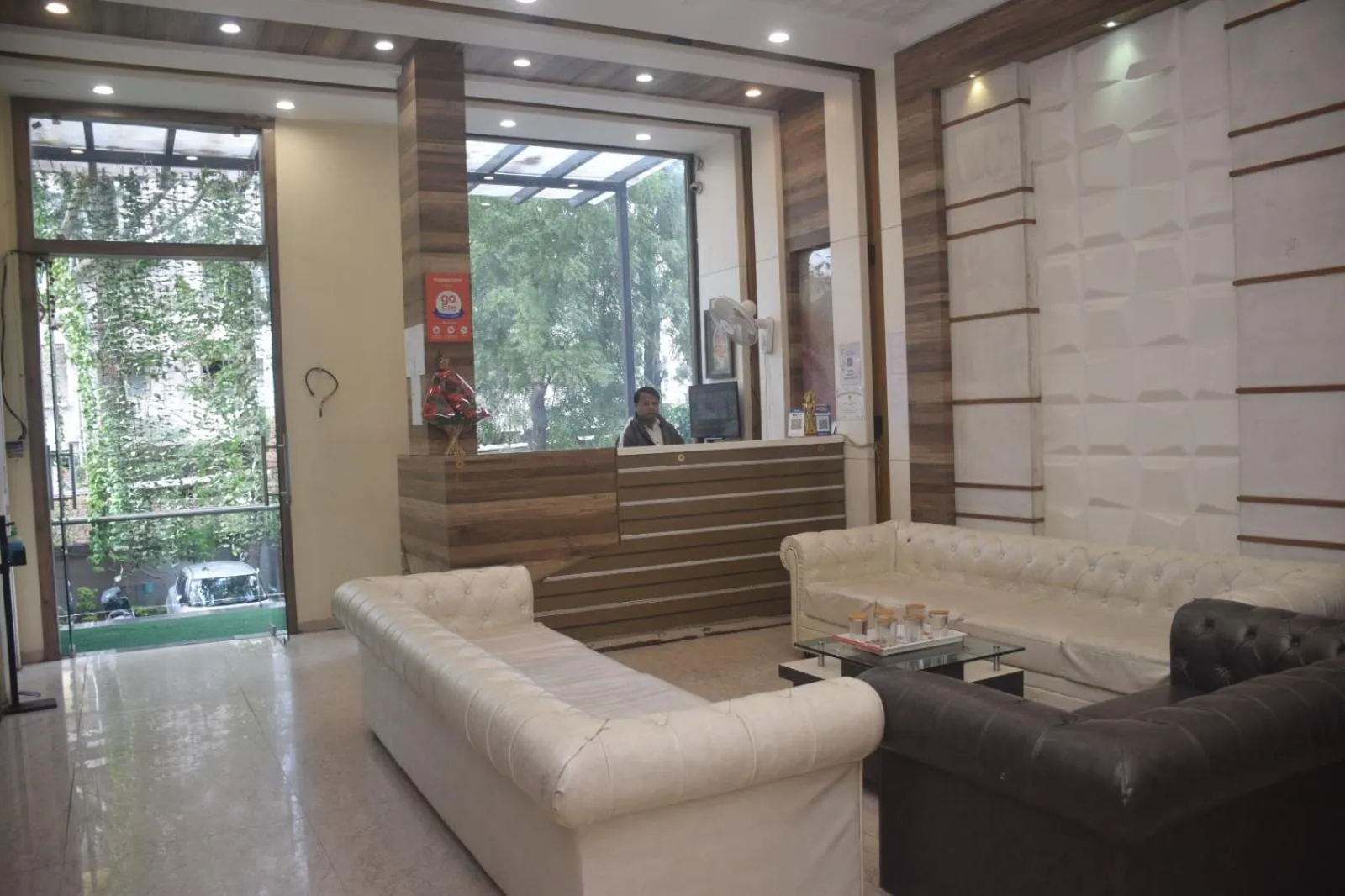 Lobby or reception in Prashant Hotel