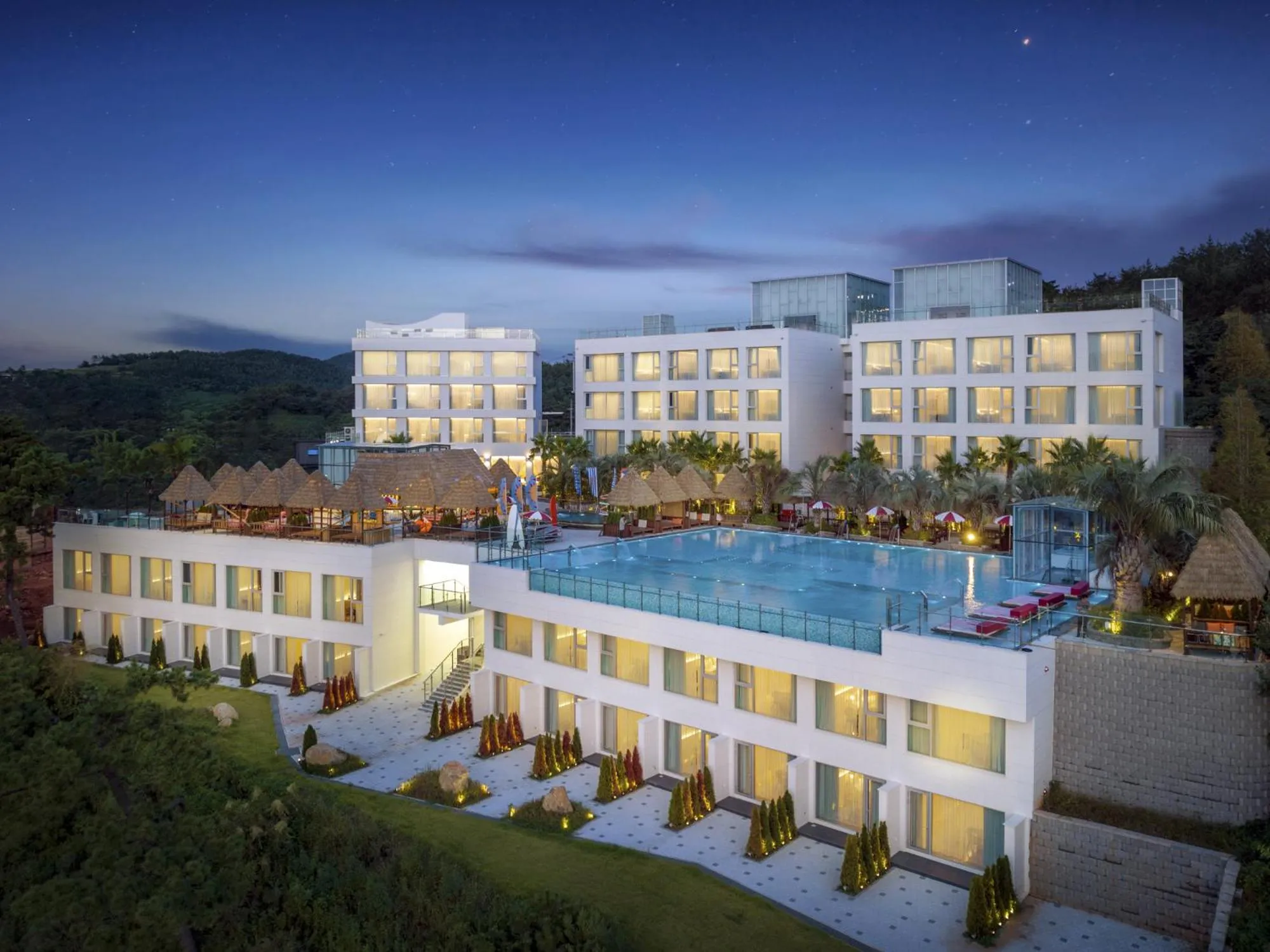 Property building in Yeosu Calacatta Hotel & Resort