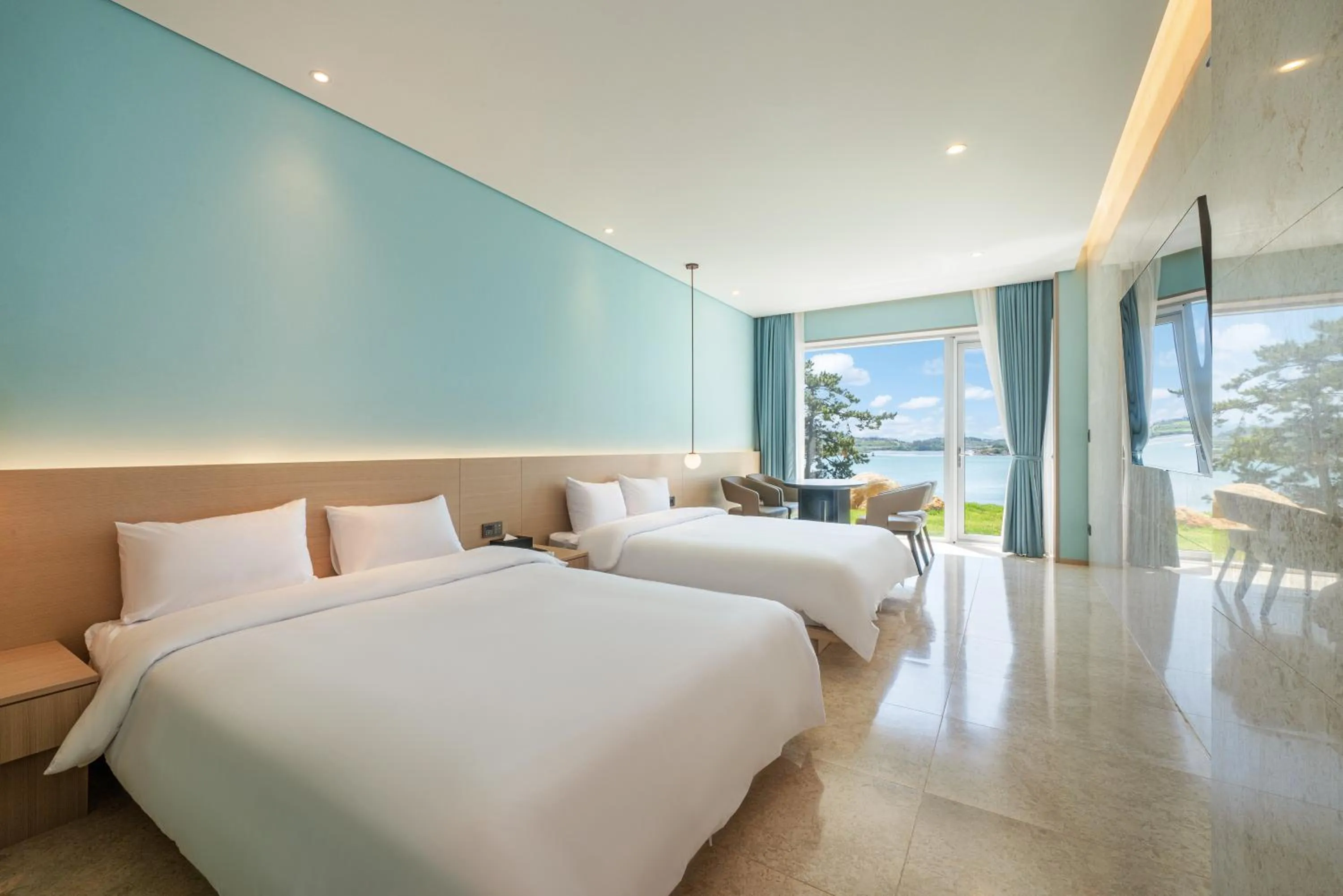 Bed in Yeosu Calacatta Hotel & Resort