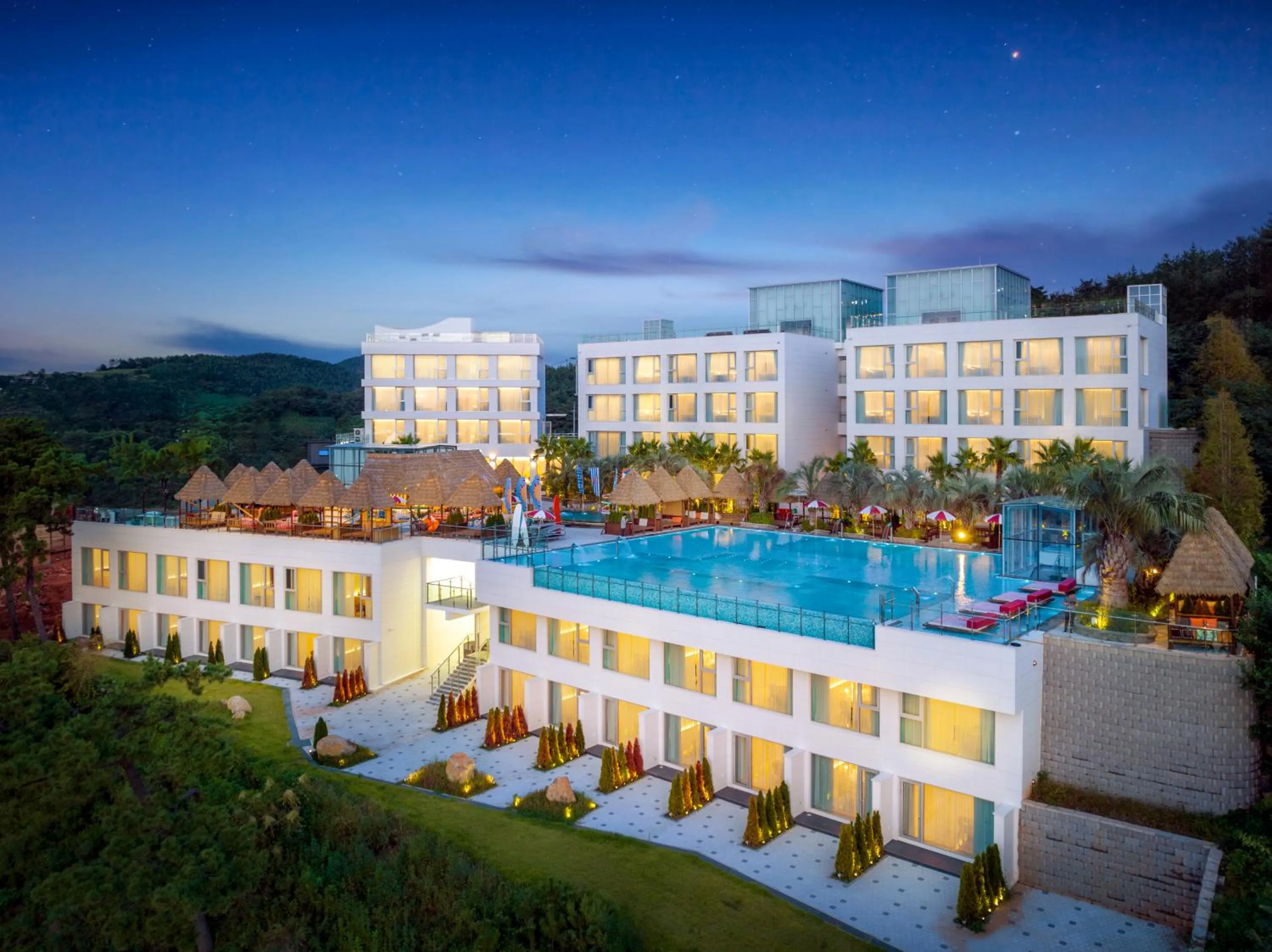 Property building in Yeosu Calacatta Hotel & Resort