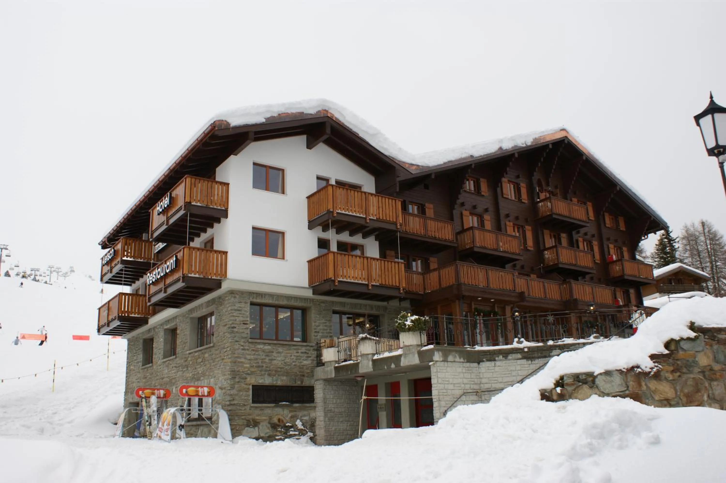 Facade/entrance in Hotel Aletsch