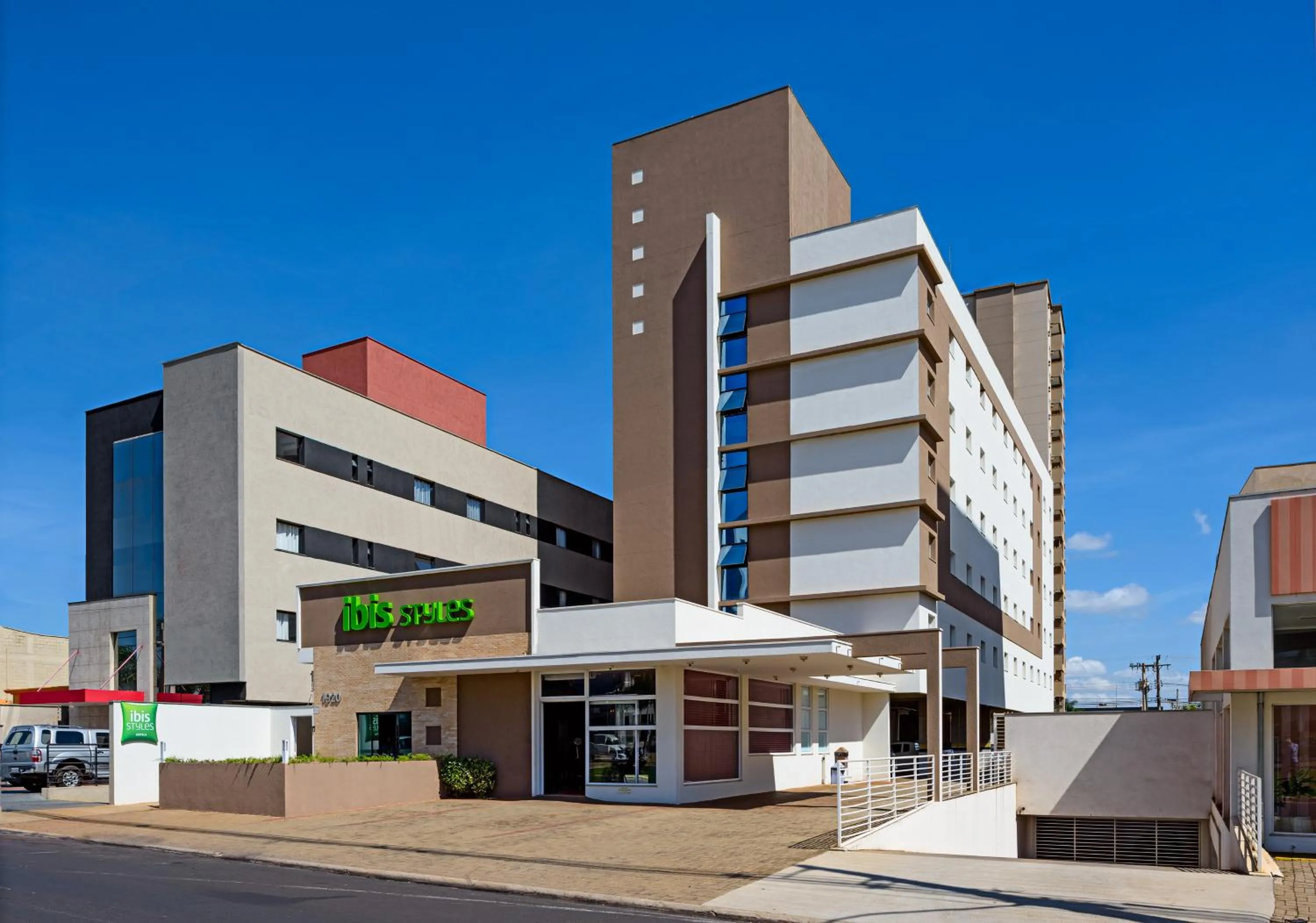 Facade/entrance in ibis Styles Ribeirao Preto Braz Olaia