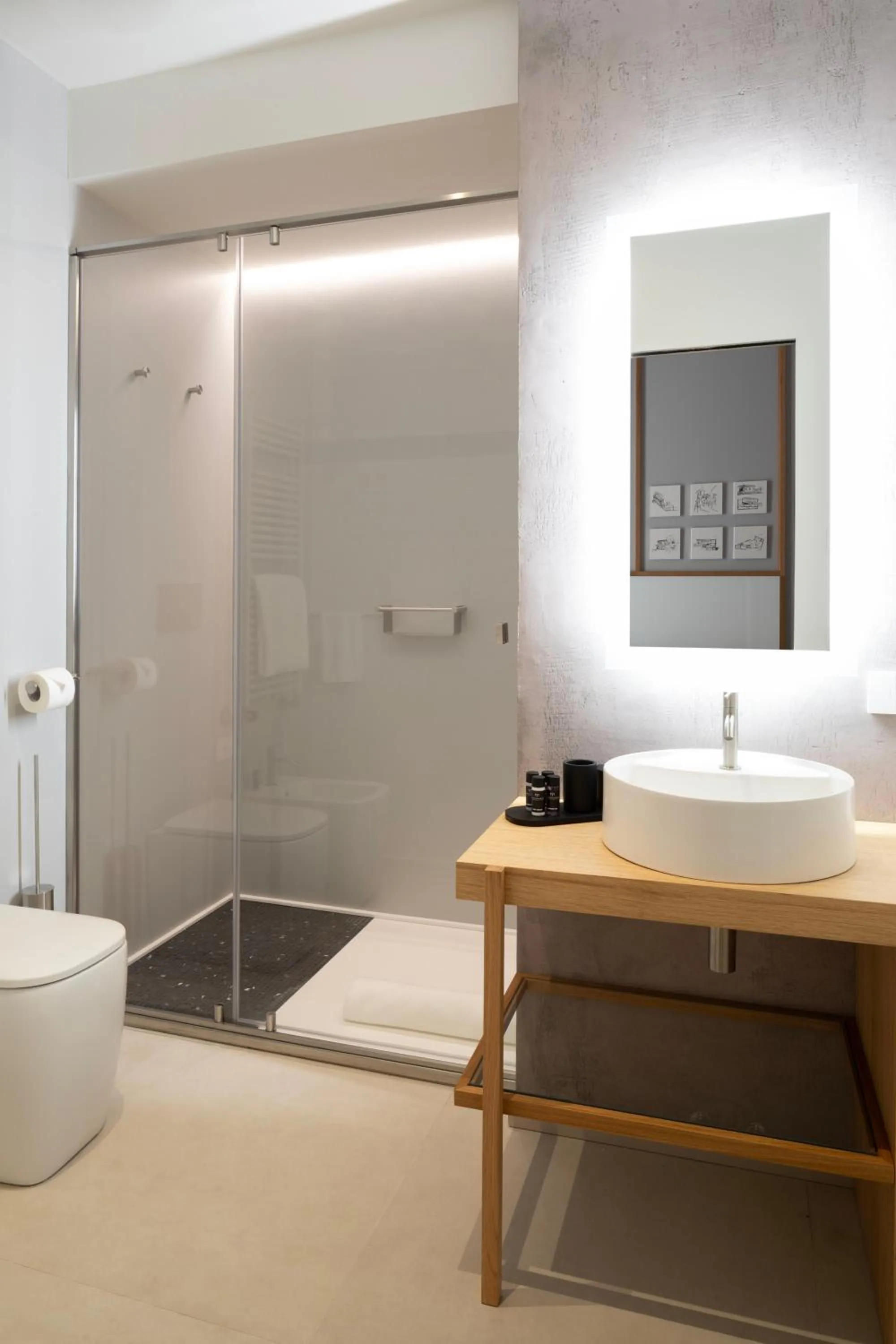 Shower in Interno Marche Design Experience Hotel
