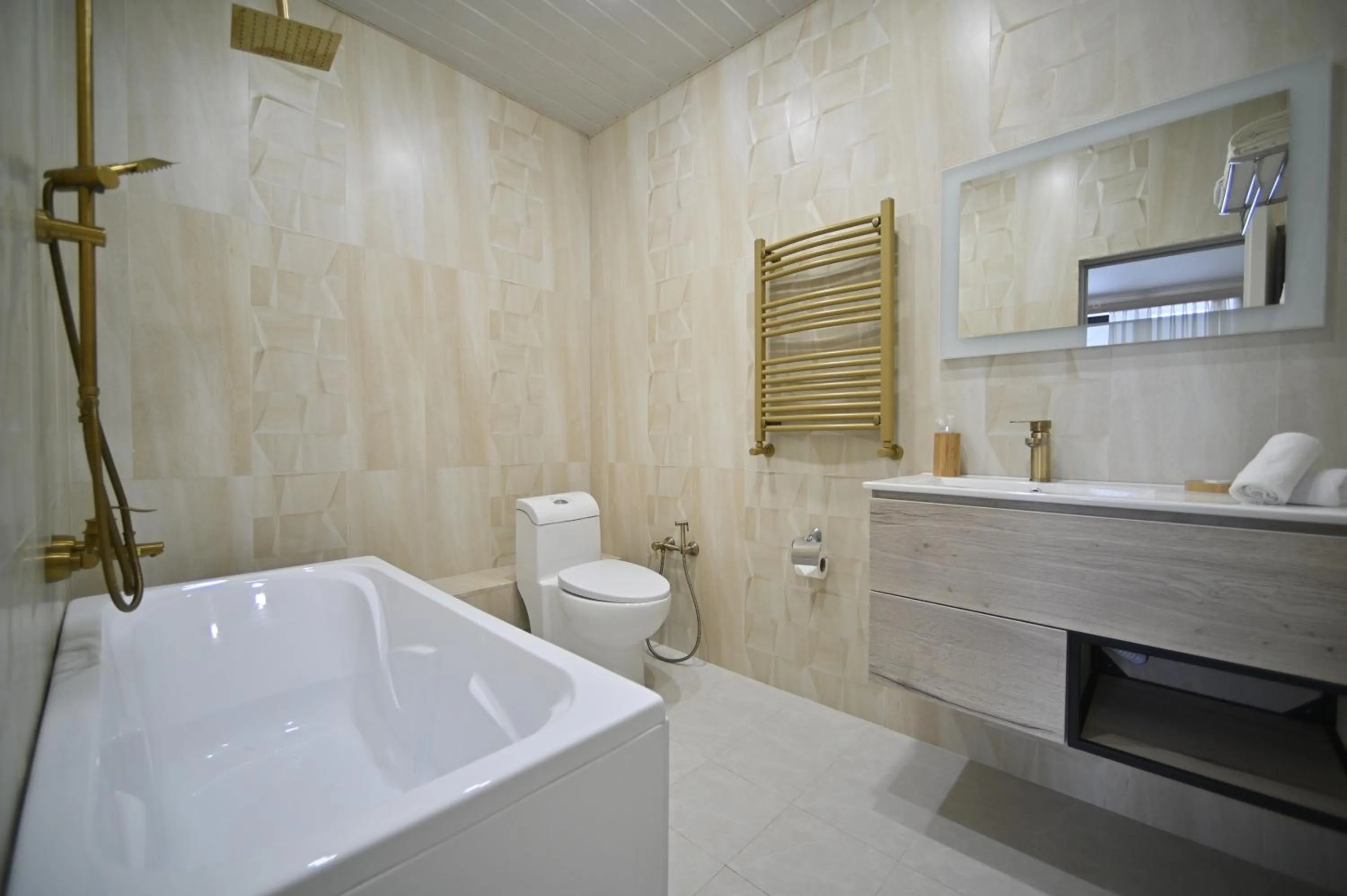 Shower in Colette Hotel