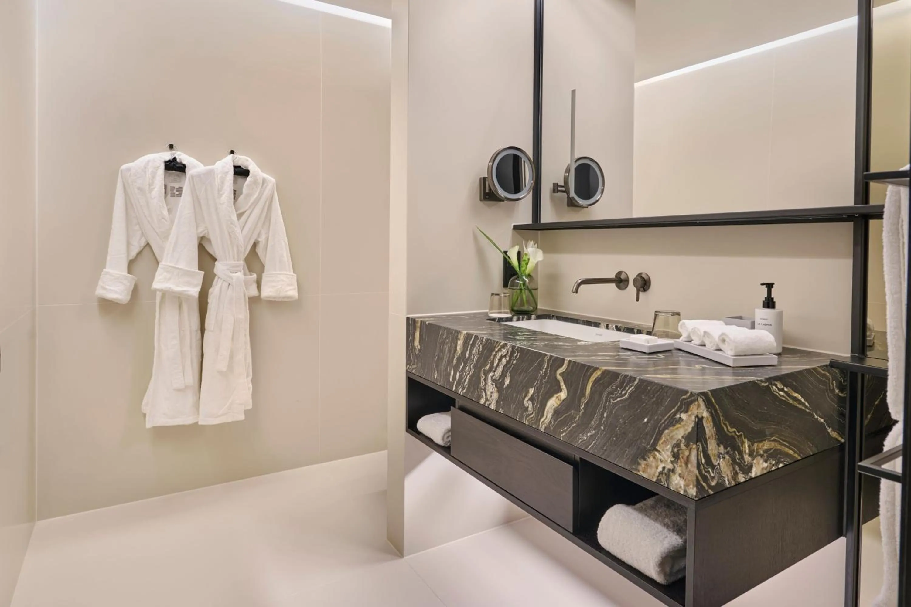 Bathroom, Bed in Koenigshof, a Luxury Collection Hotel, Munich